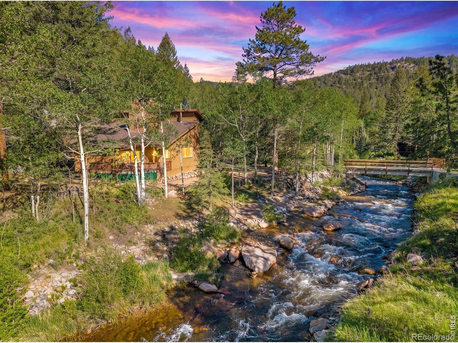 21692 S Saint Vrain DR, Lyons, CO 80540