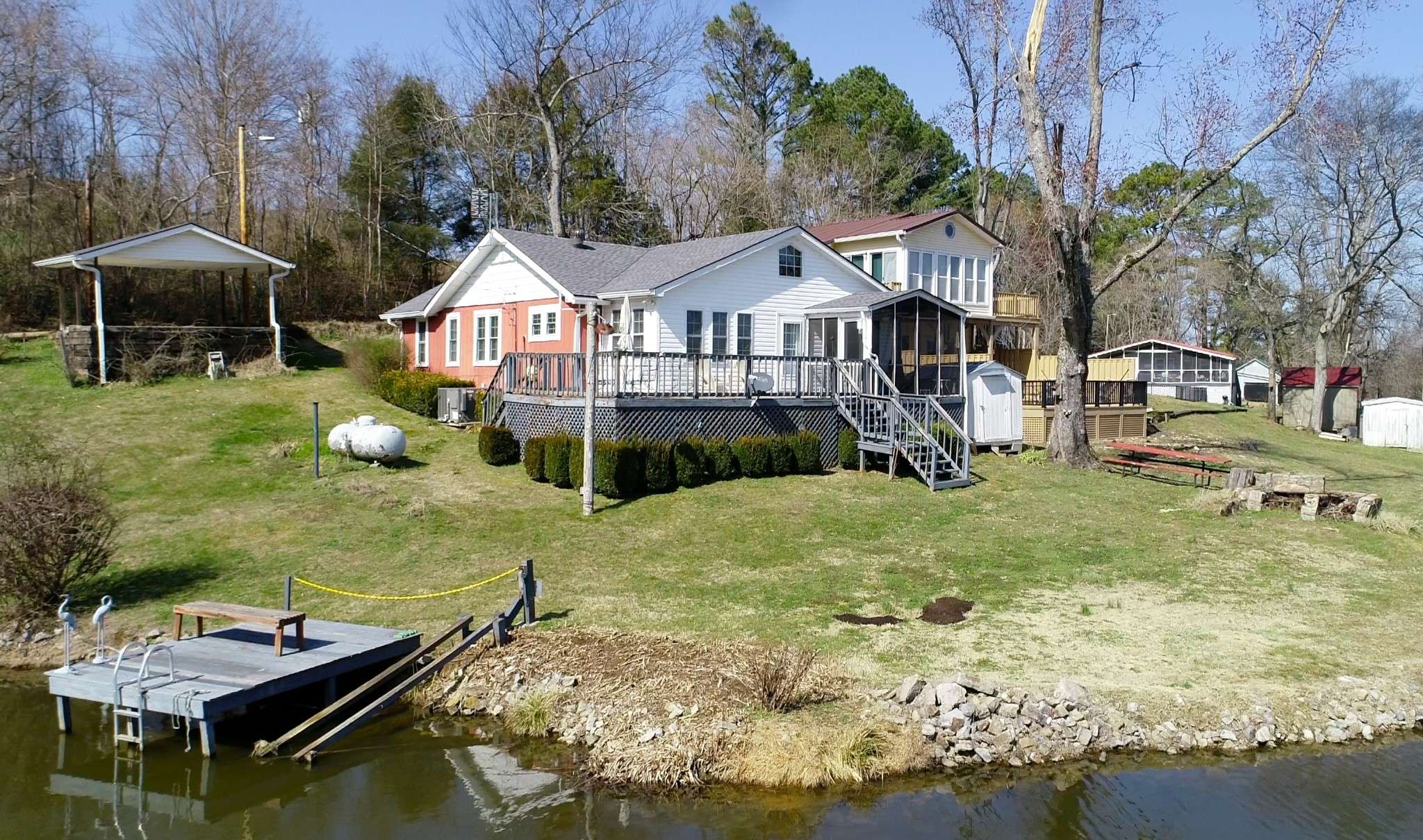 2701 Clear Creek Rd, Pulaski, TN 38478