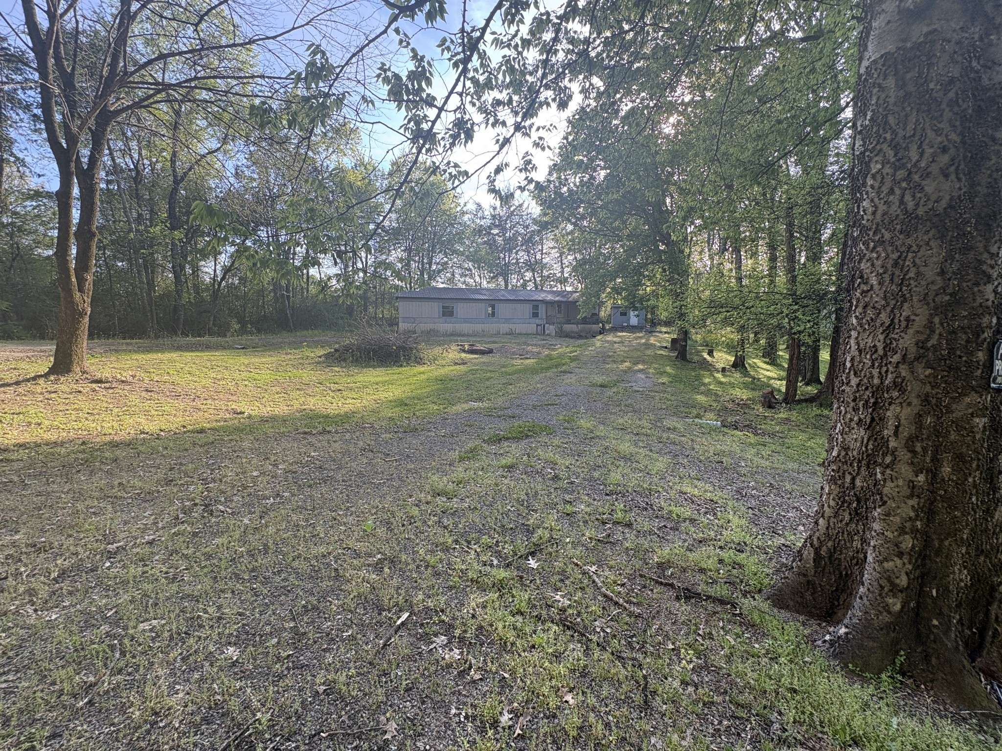 215 Frederick Loop, Linden, TN 37096