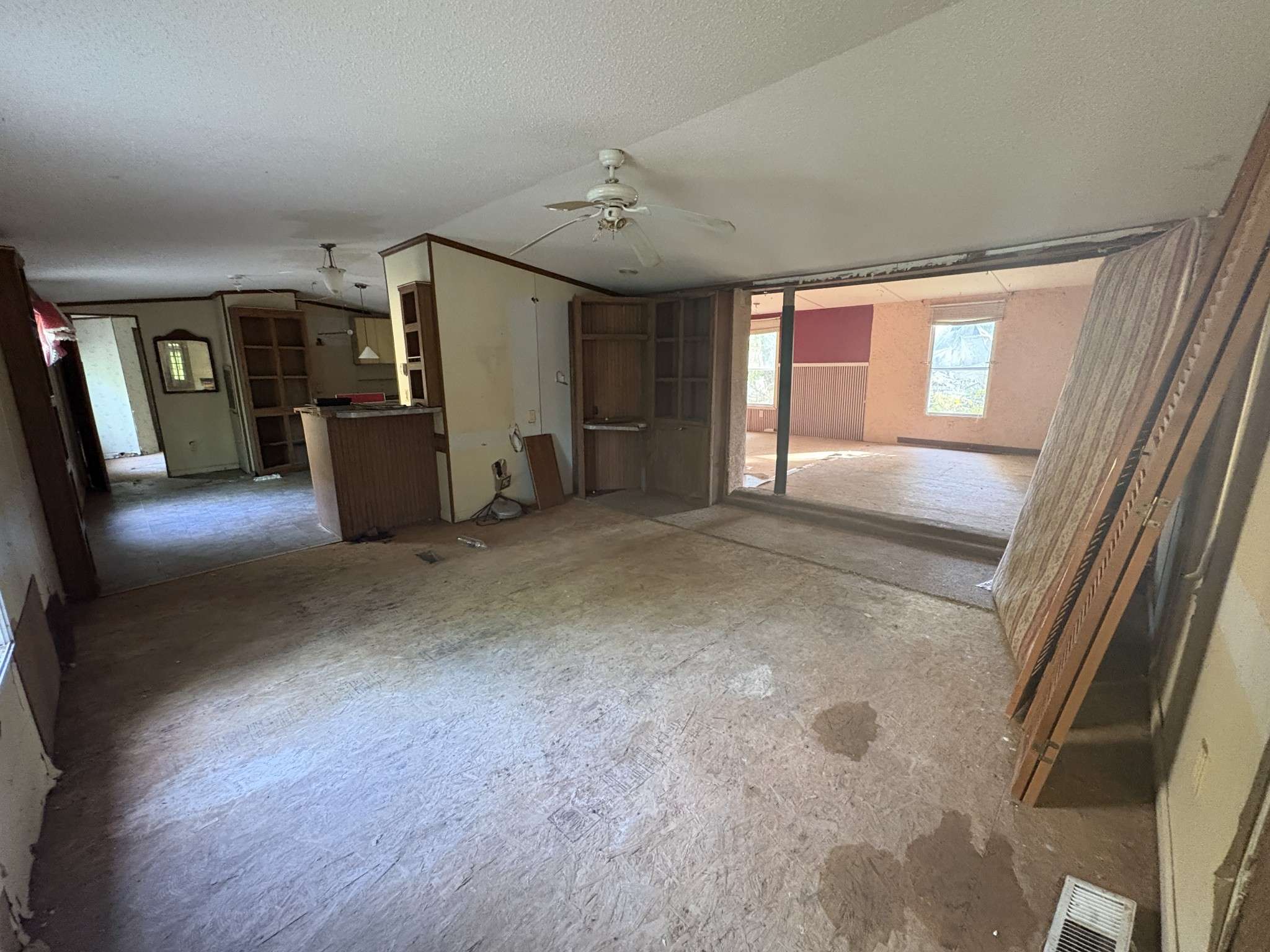 215 Frederick Loop, Linden, TN 37096
