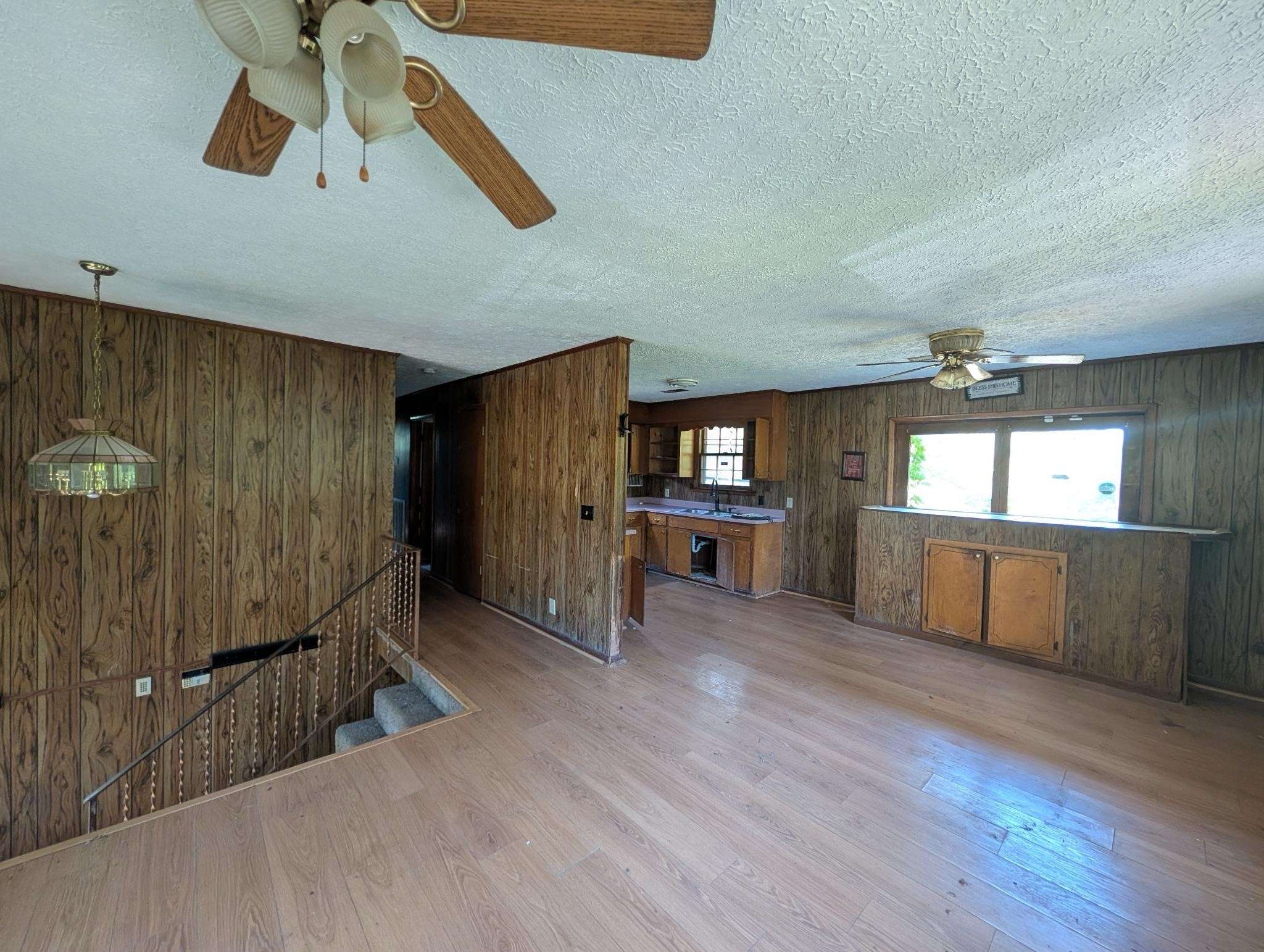 6703 Oak Hill Rd, Lyles, TN 37098
