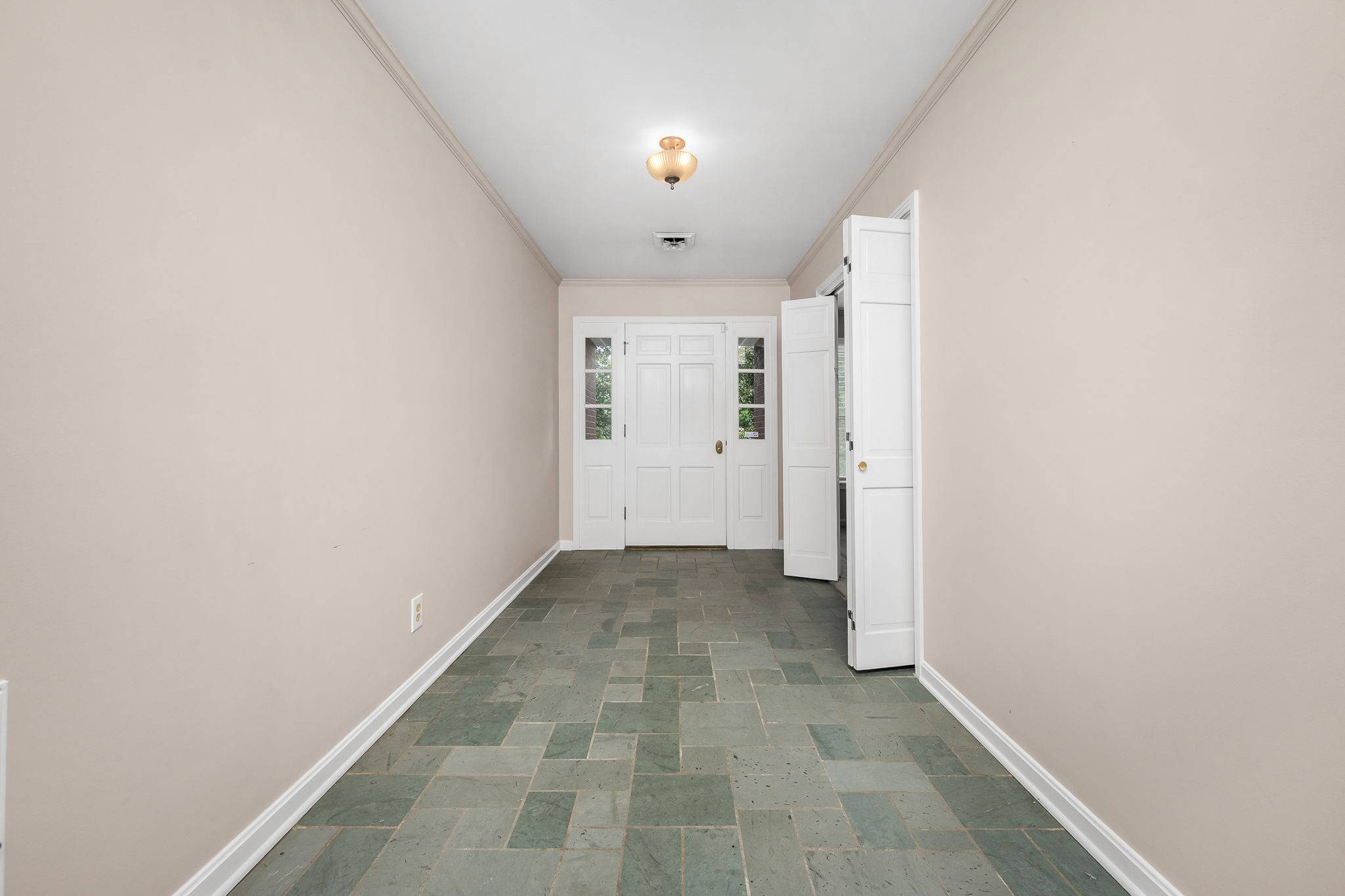 327 Minerva Dr, Murfreesboro, TN 37130