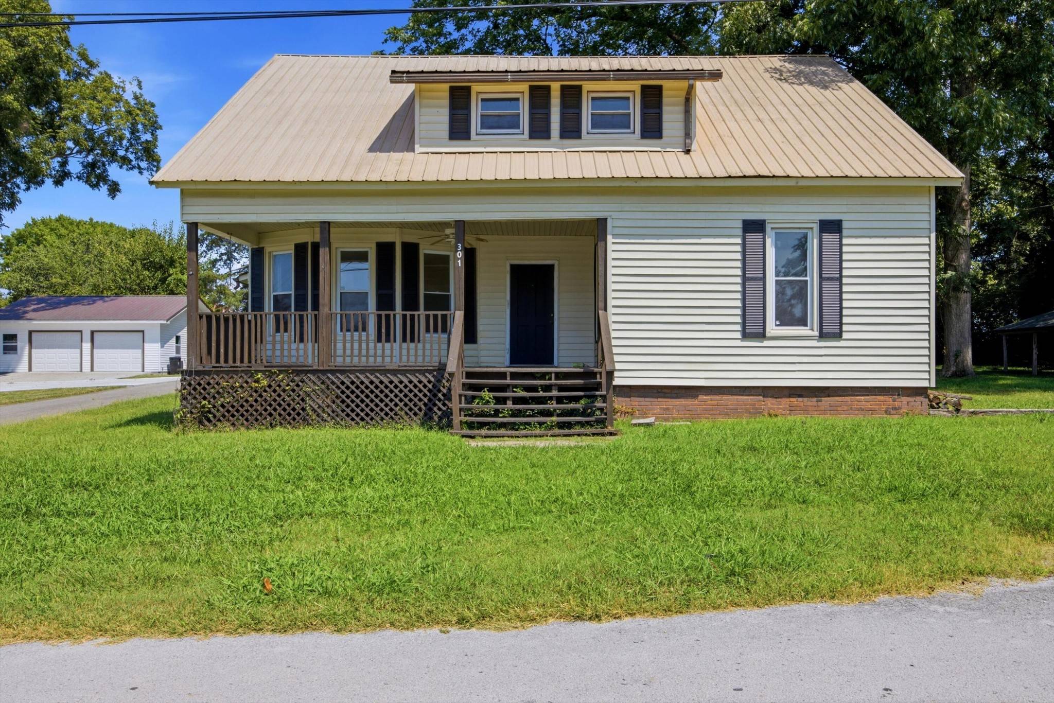 301 Bennett Street, Decherd, TN 37324