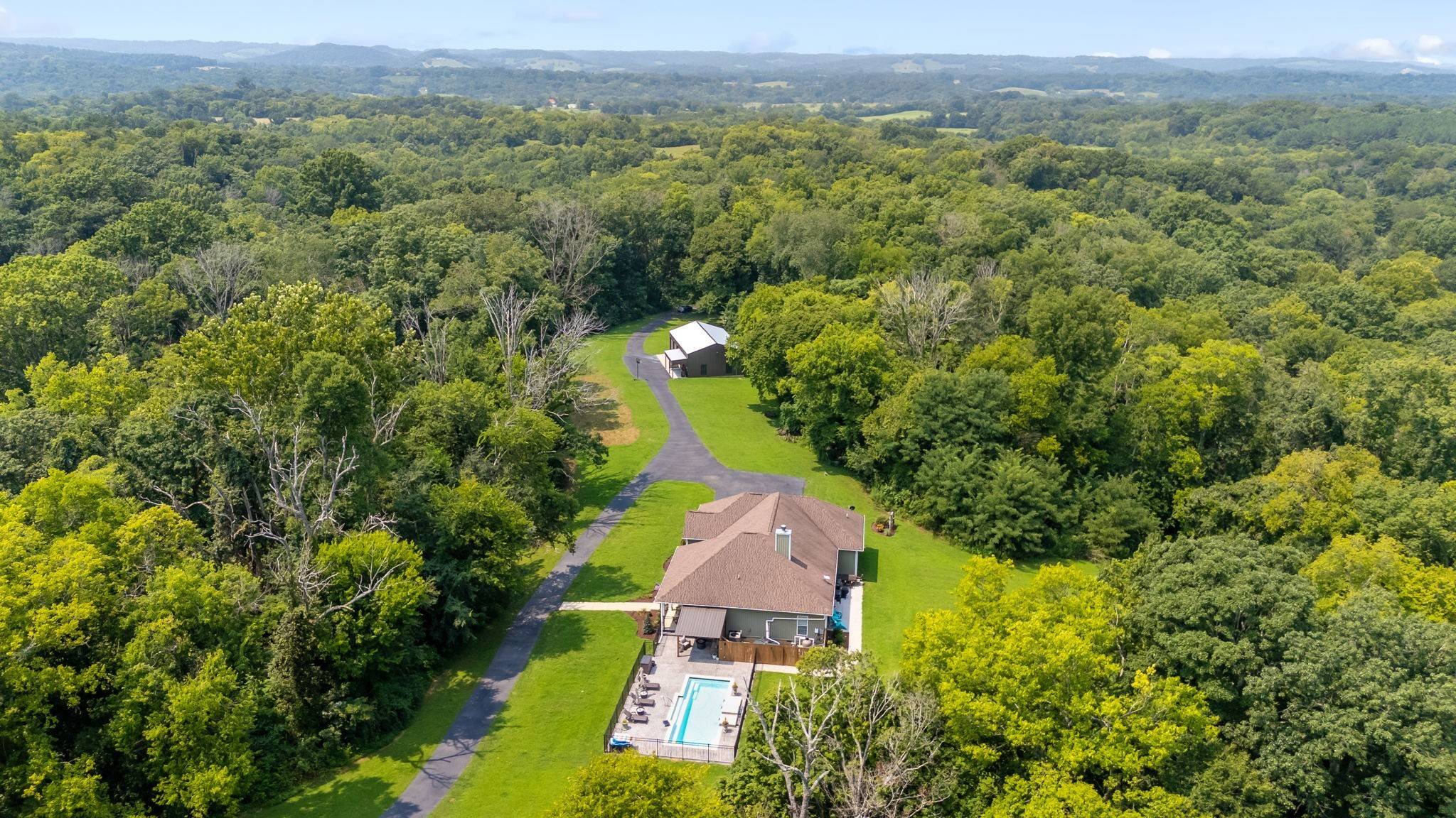 1600 Ledford Rd, Lewisburg, TN 37091