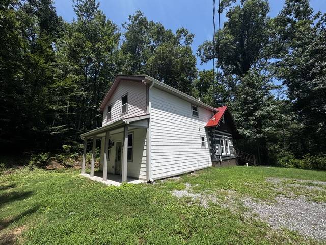 8668 Poplar Creek Rd, Nashville, TN 37221