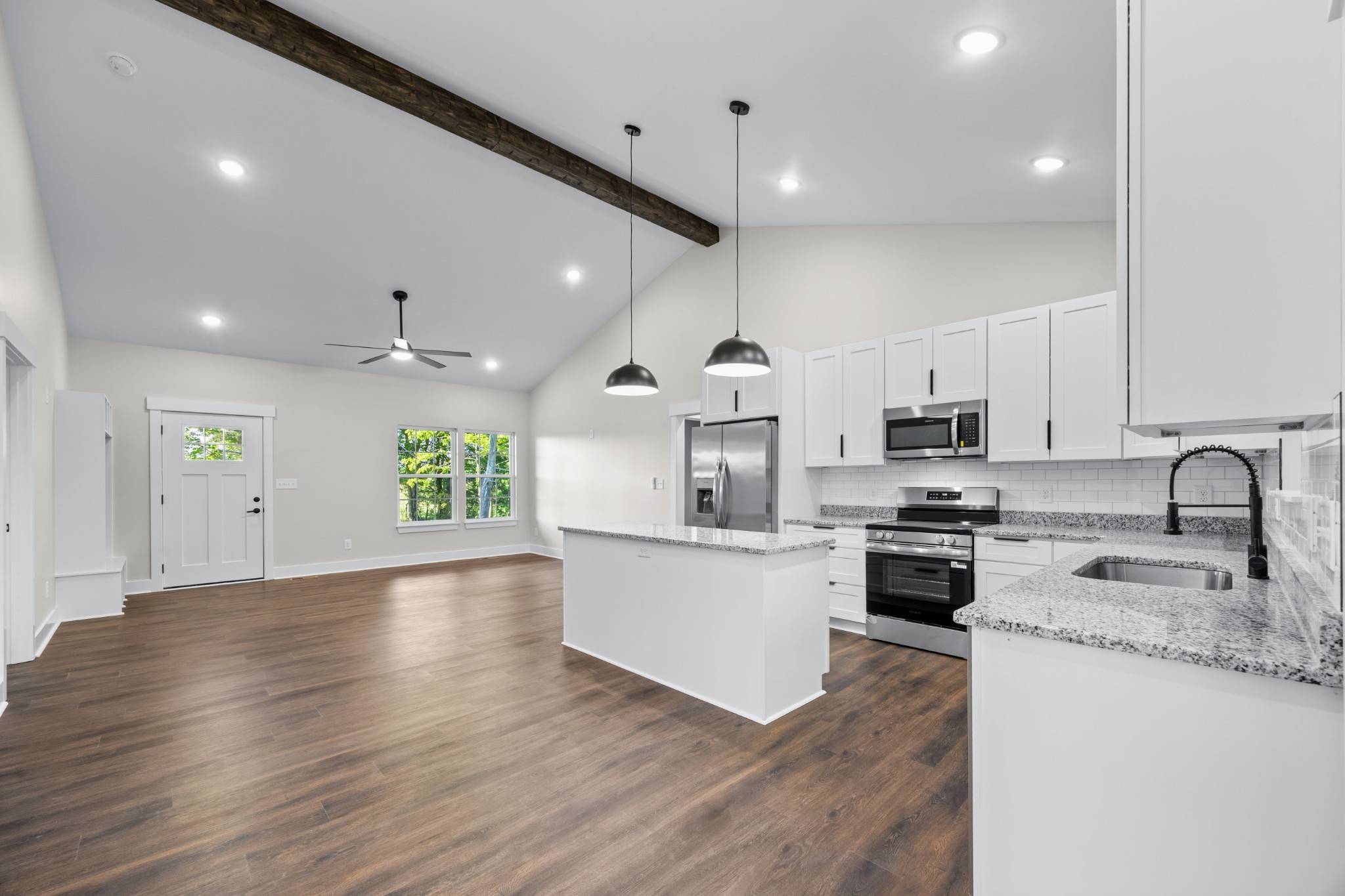 1239 N Main St #N, Tennessee Ridge, TN 37178