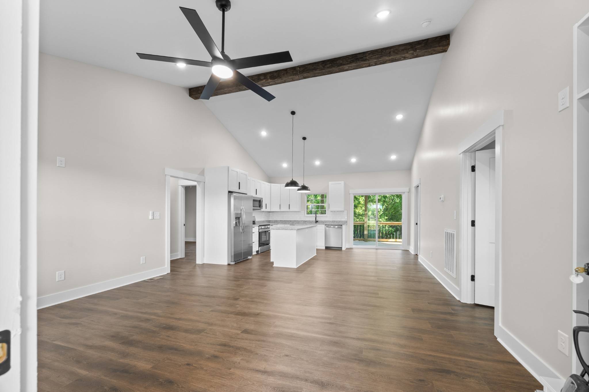1239 N Main St #N, Tennessee Ridge, TN 37178