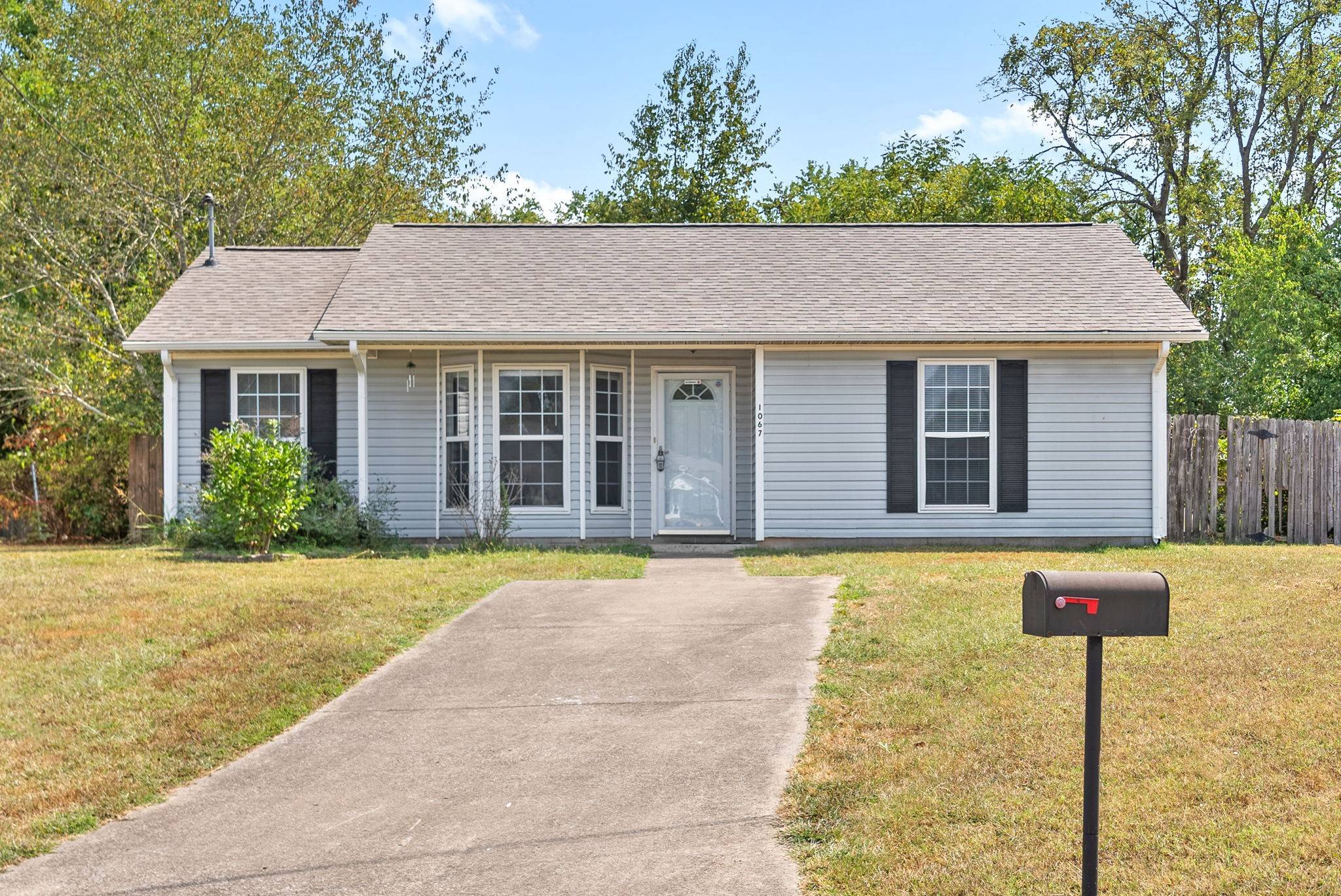 1067 Shadow Ridge Ave, Oak Grove, KY 42262