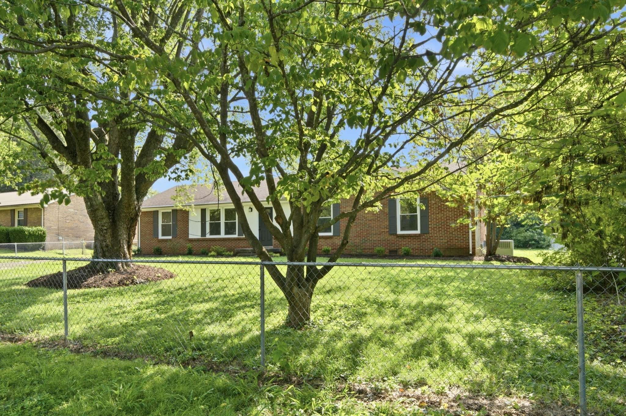 112 James Dr, Clarksville, TN 37042
