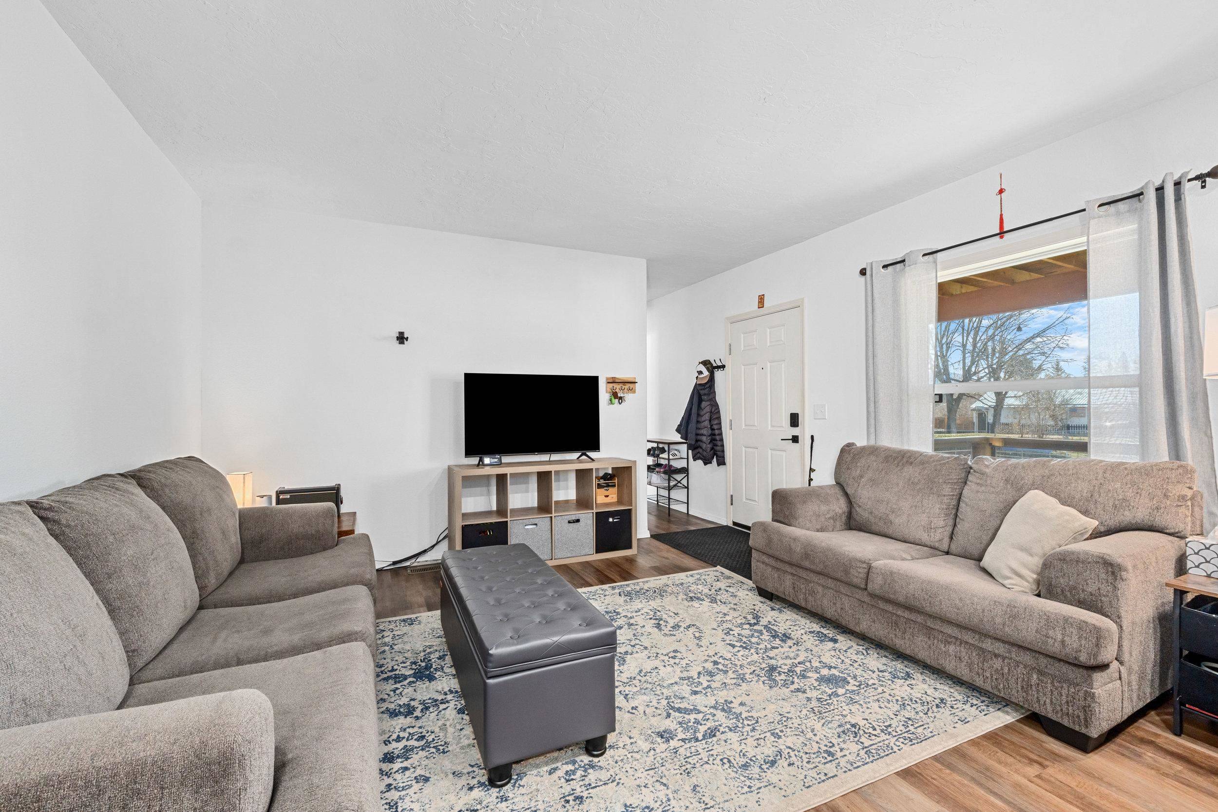 112 Blackwell St, Ione, WA 99139