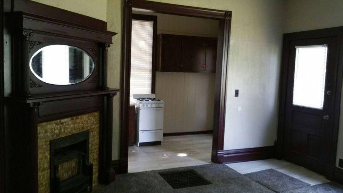 821-823 W Ash St, Salina, KS 67401