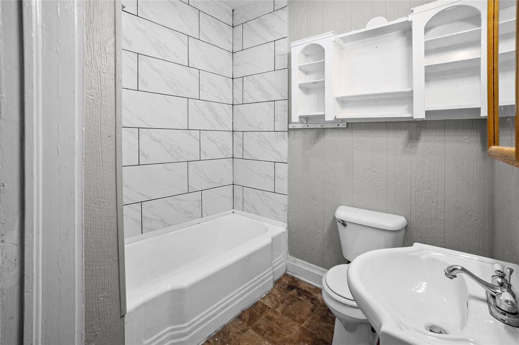 1406 Sycamore Street, Commerce, TX 75428