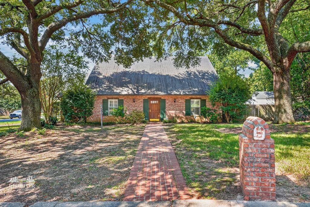 10130 Thornwood Drive, Shreveport, LA 71106