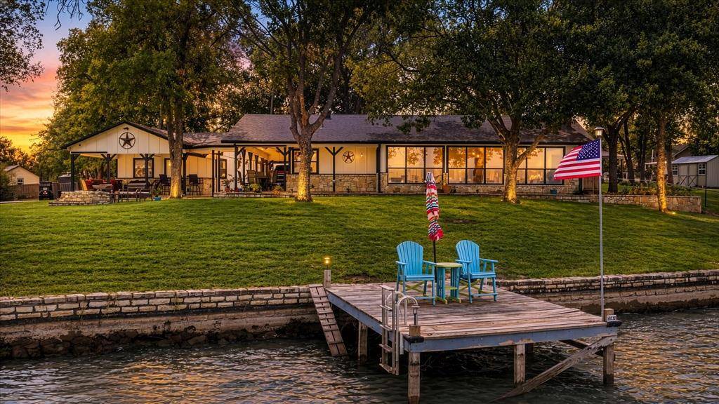 2537 Forest Park Drive, Granbury, TX 76048