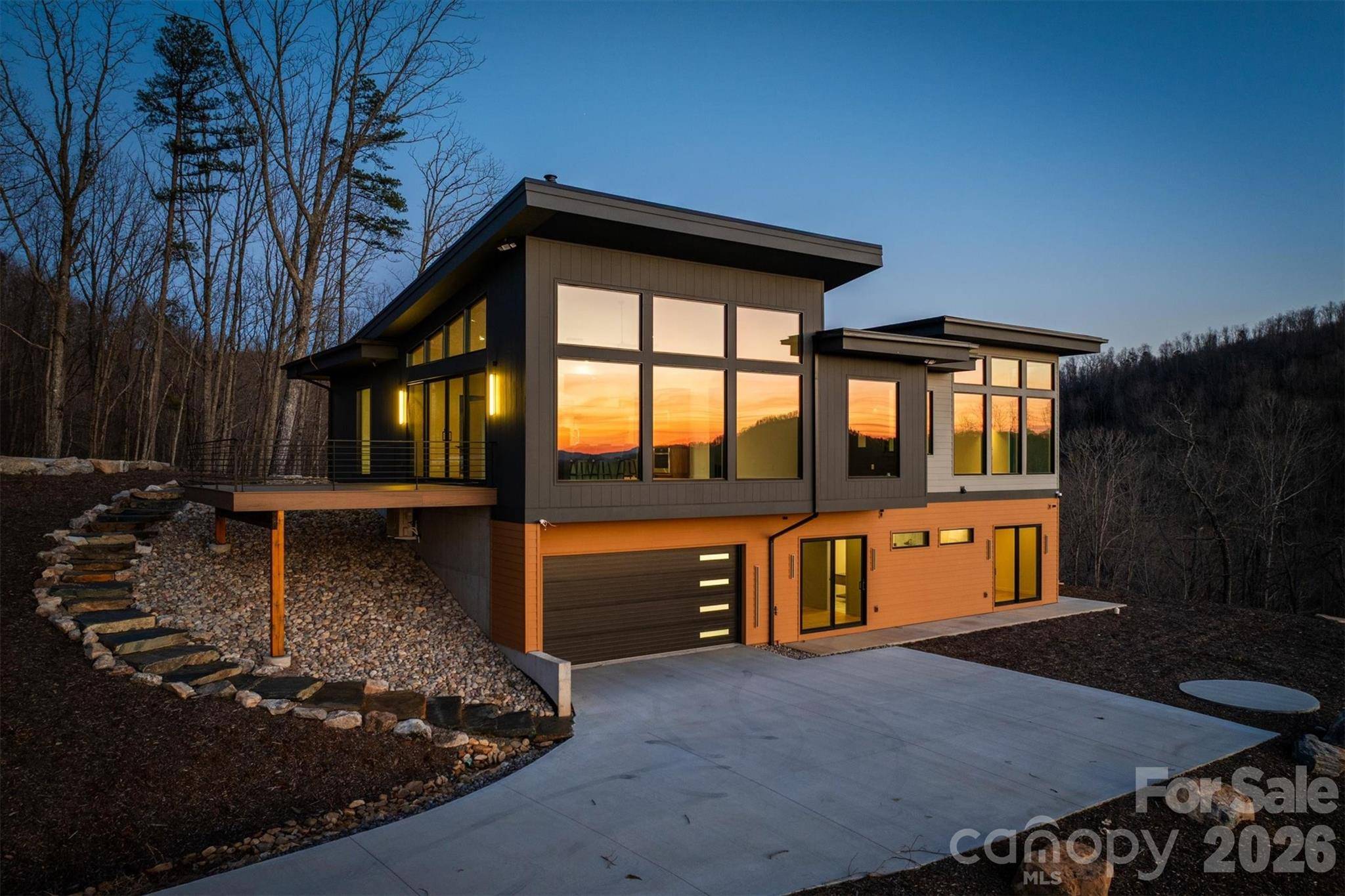 463 Summit TRL, Nebo, NC 28761