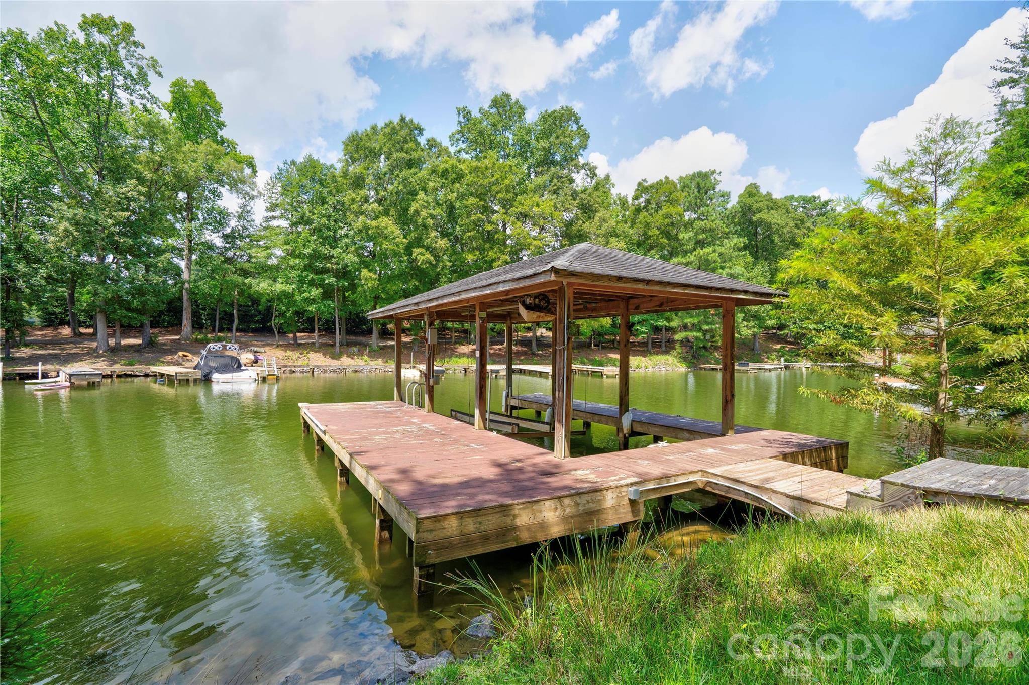 144 Oak Point DR, Cherryville, NC 28021