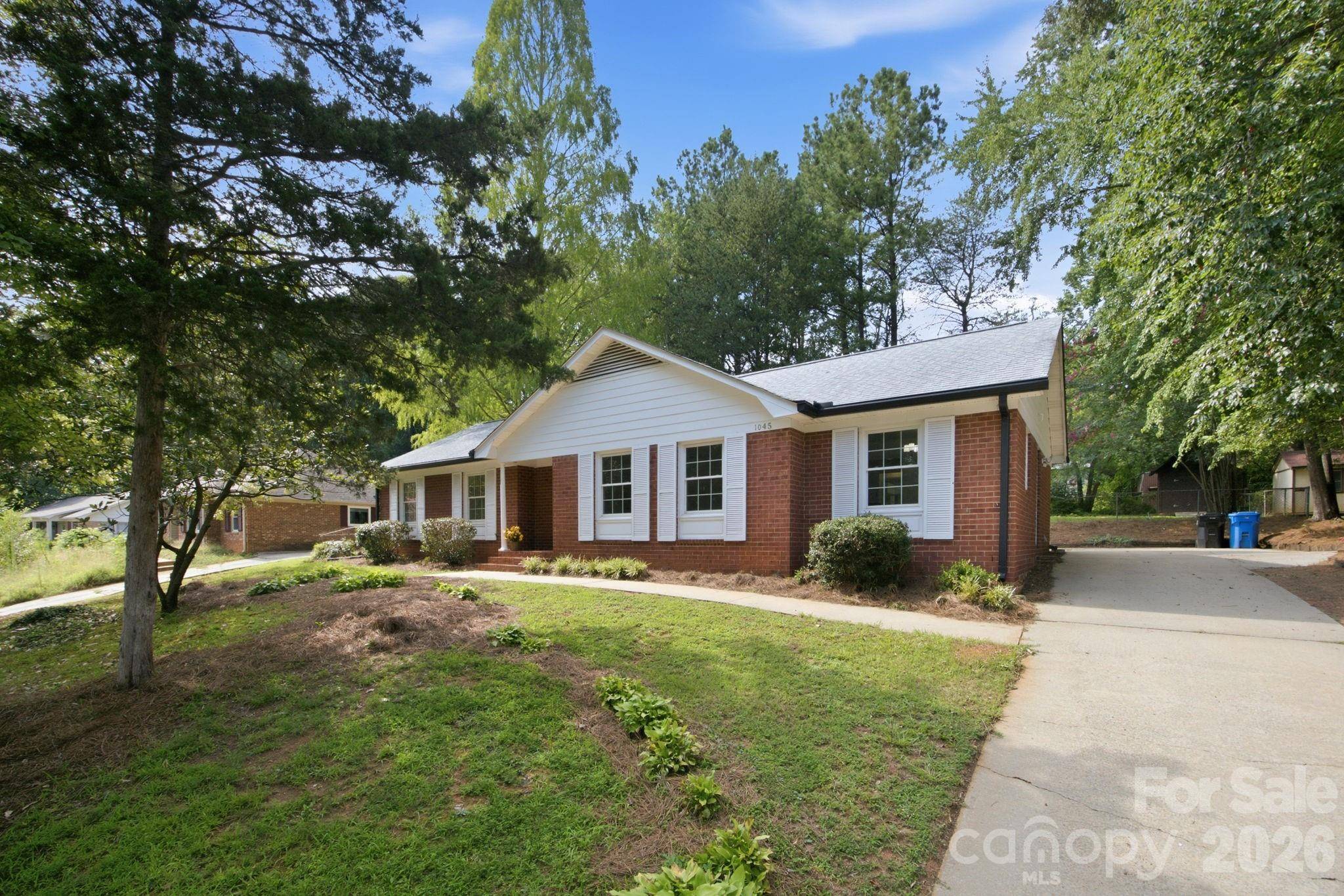 1045 S Magnolia ST, Mooresville, NC 28115