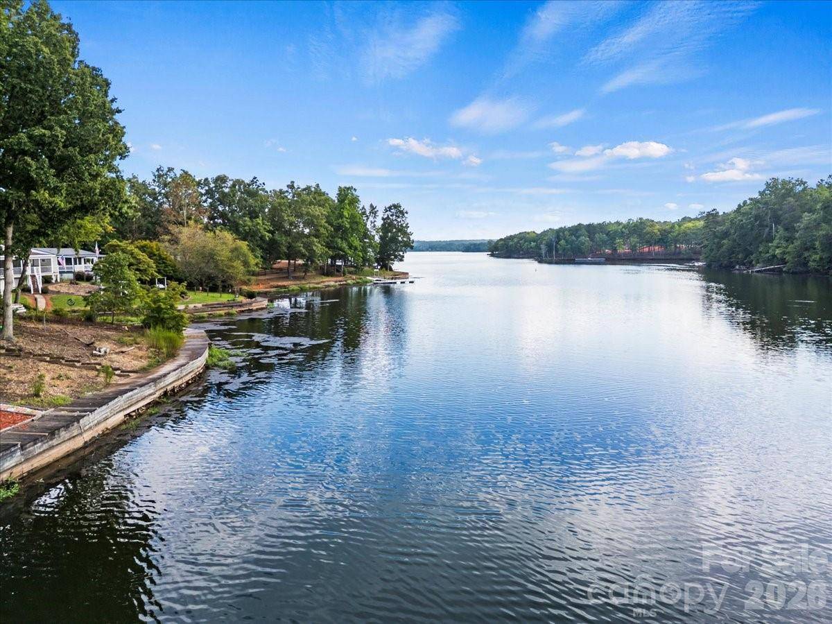 113 Clubhouse Drive EXT, New London, NC 28127