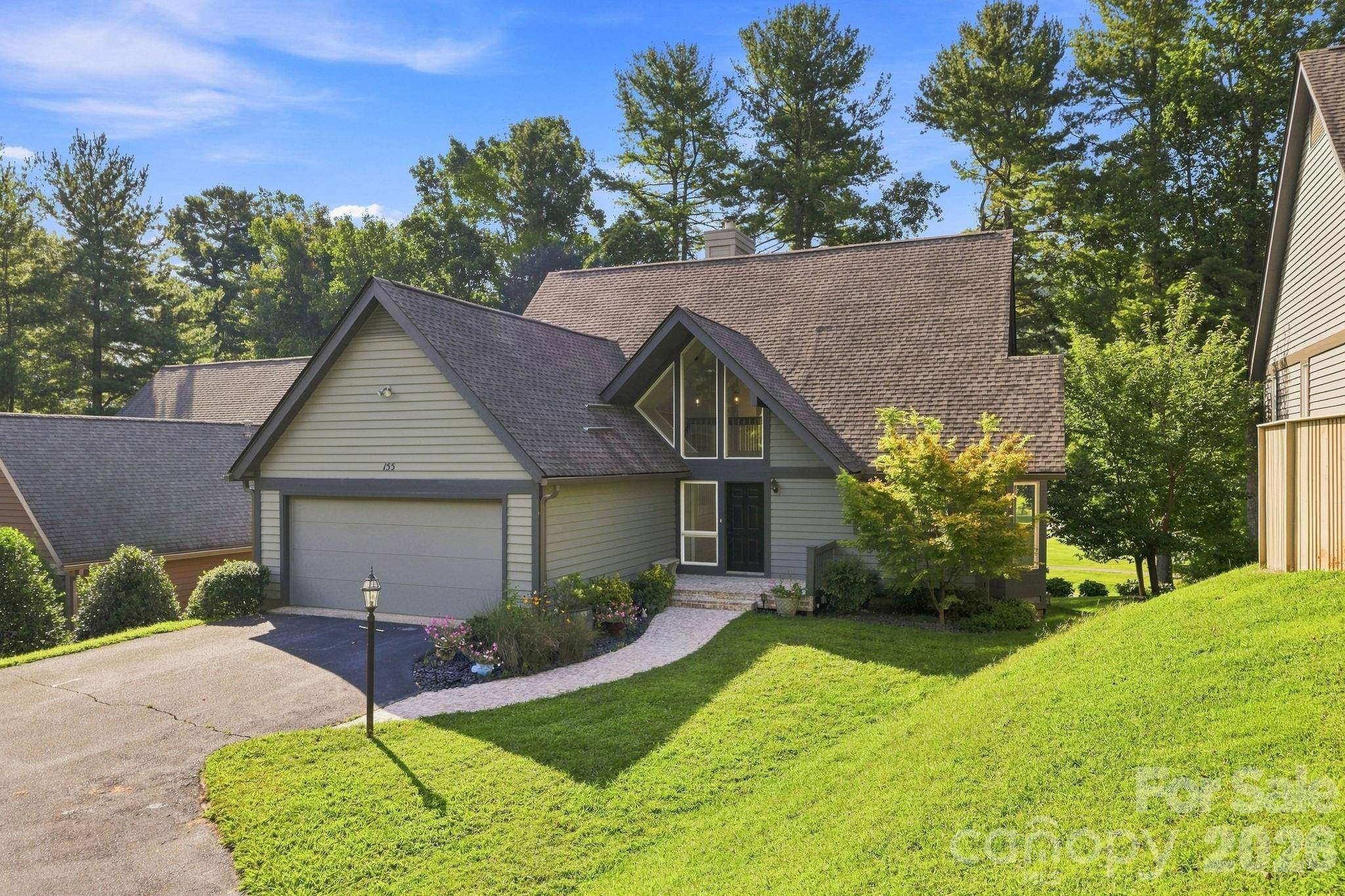 155 Winding Meadows DR, Flat Rock, NC 28731