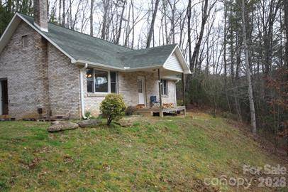 937 Shoal Creek RD, Balsam Grove, NC 28708