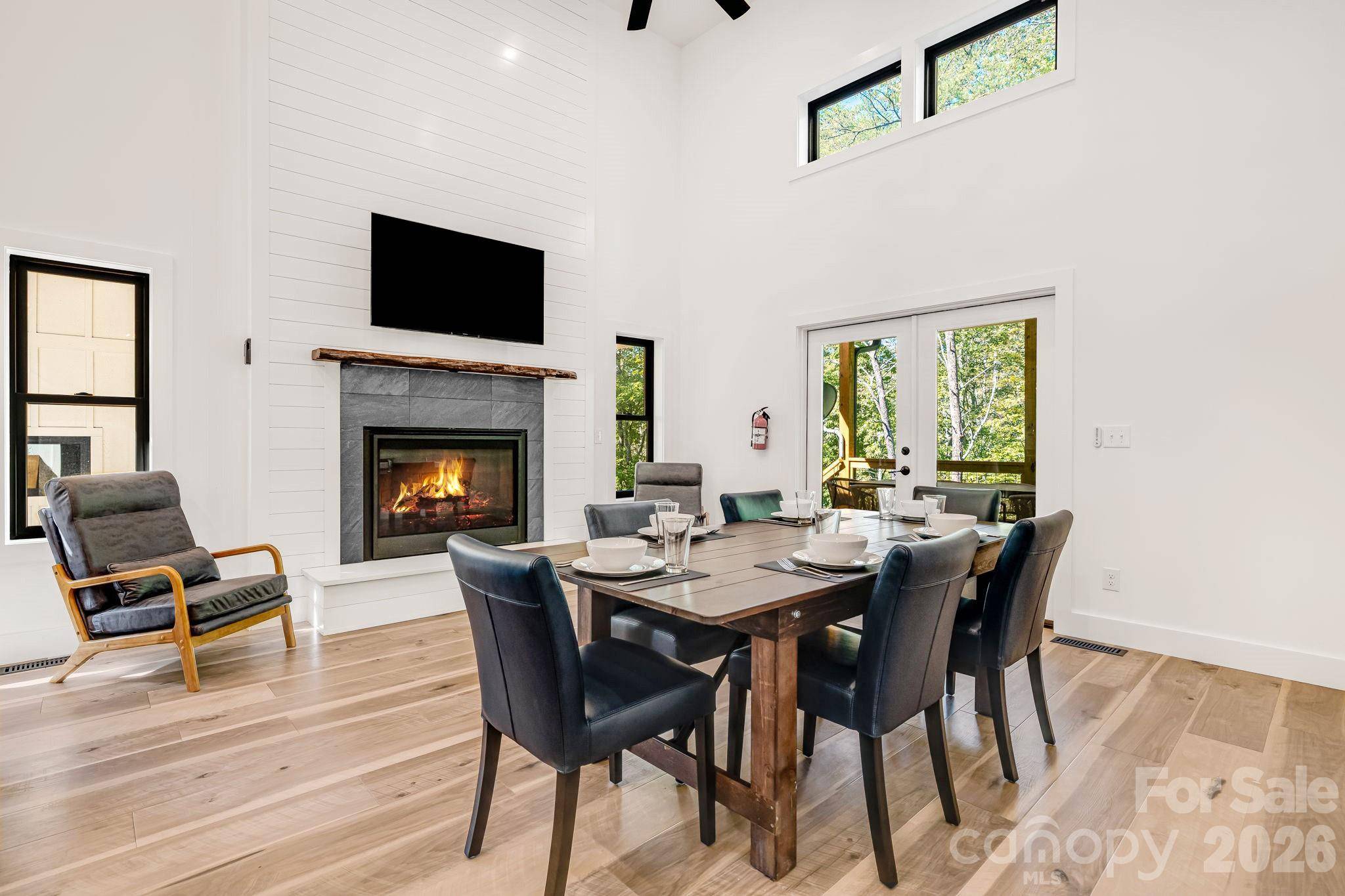 56 Creek Run RD, Candler, NC 28715