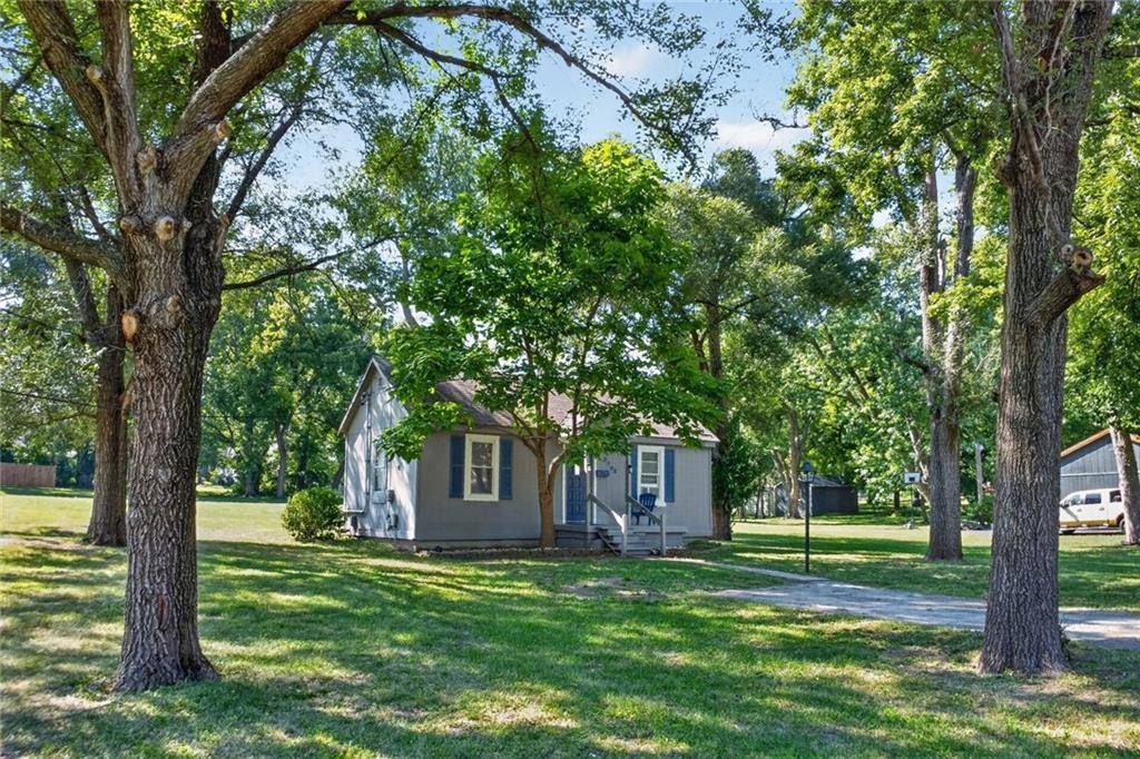 5308 Quivira RD, Shawnee, KS 66216