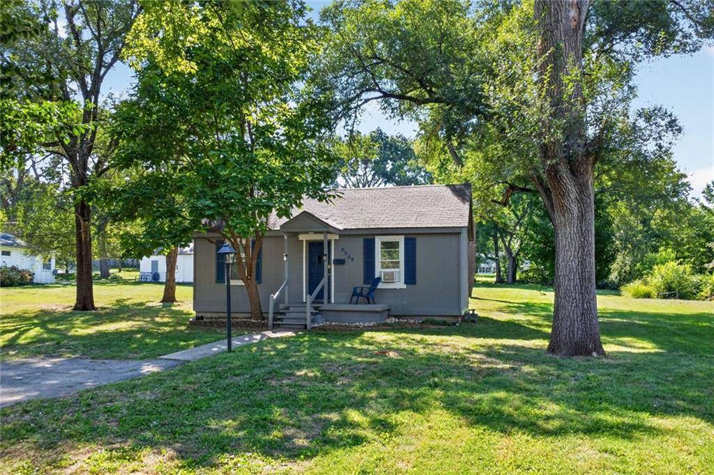 5308 Quivira RD, Shawnee, KS 66216