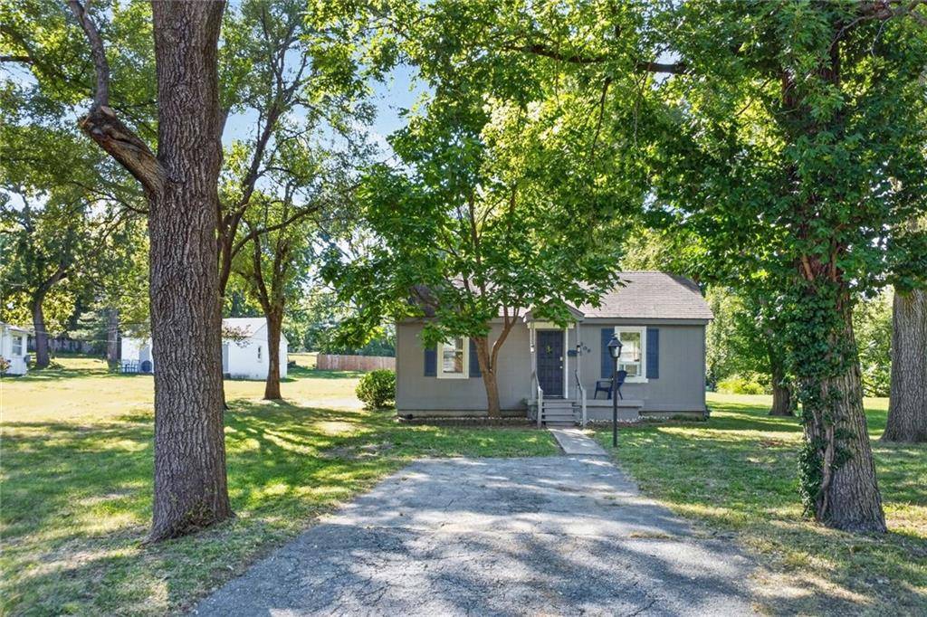 5308 Quivira RD, Shawnee, KS 66216