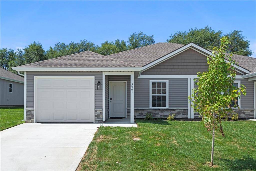 9313 N Adrian AVE, Kansas City, MO 64154
