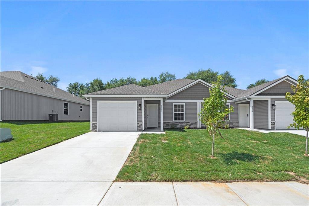 9313 N Adrian AVE, Kansas City, MO 64154