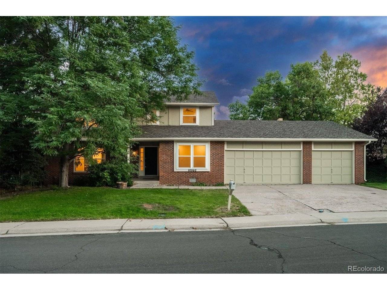 10562 E Maplewood, Englewood, CO 80111