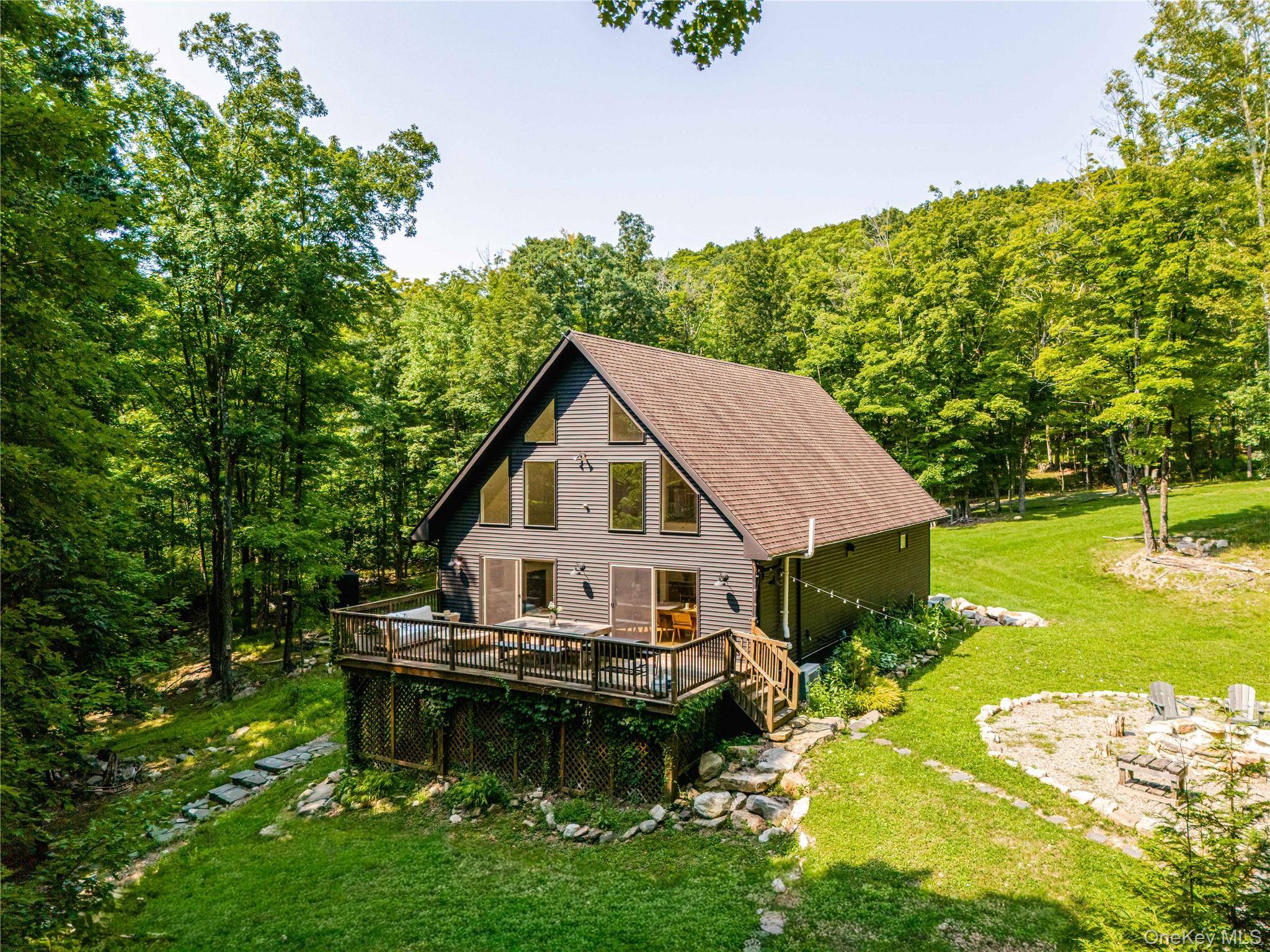 858 Roosa Gap RD, Bloomingburg, NY 12721
