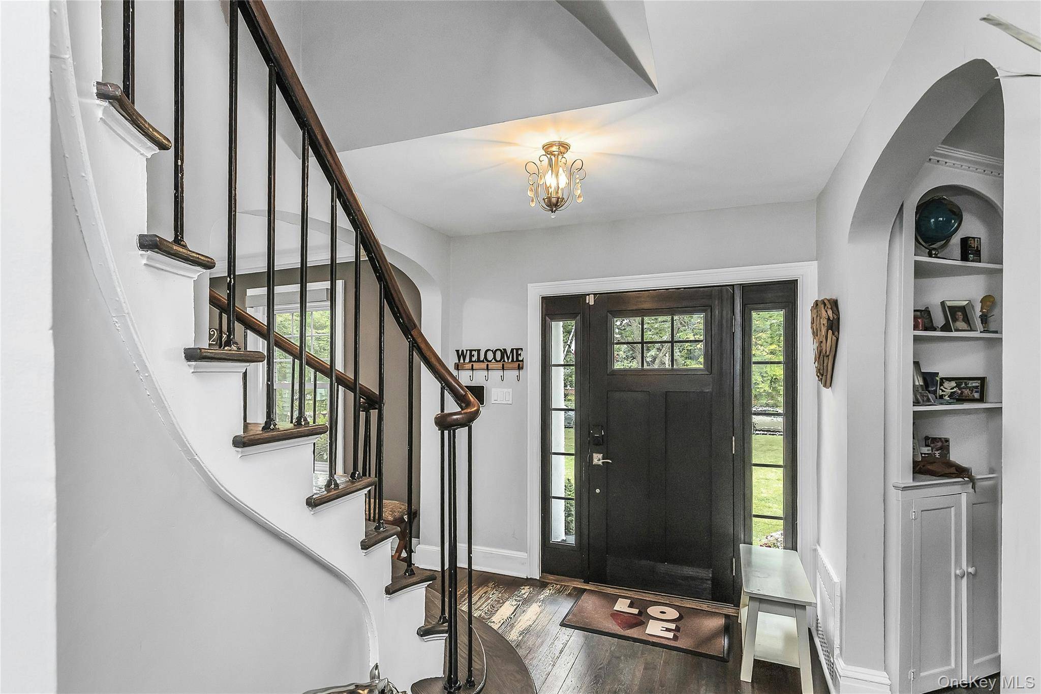 75 S Penataquit AVE, Bay Shore, NY 11706