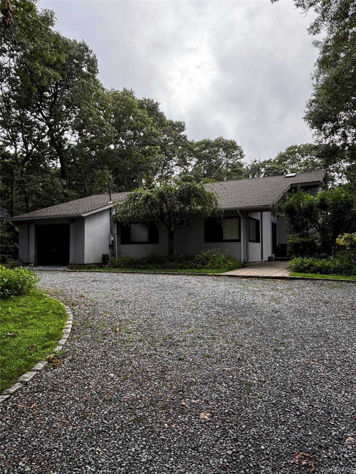 17 Columbine, Hampton Bays, NY 11946
