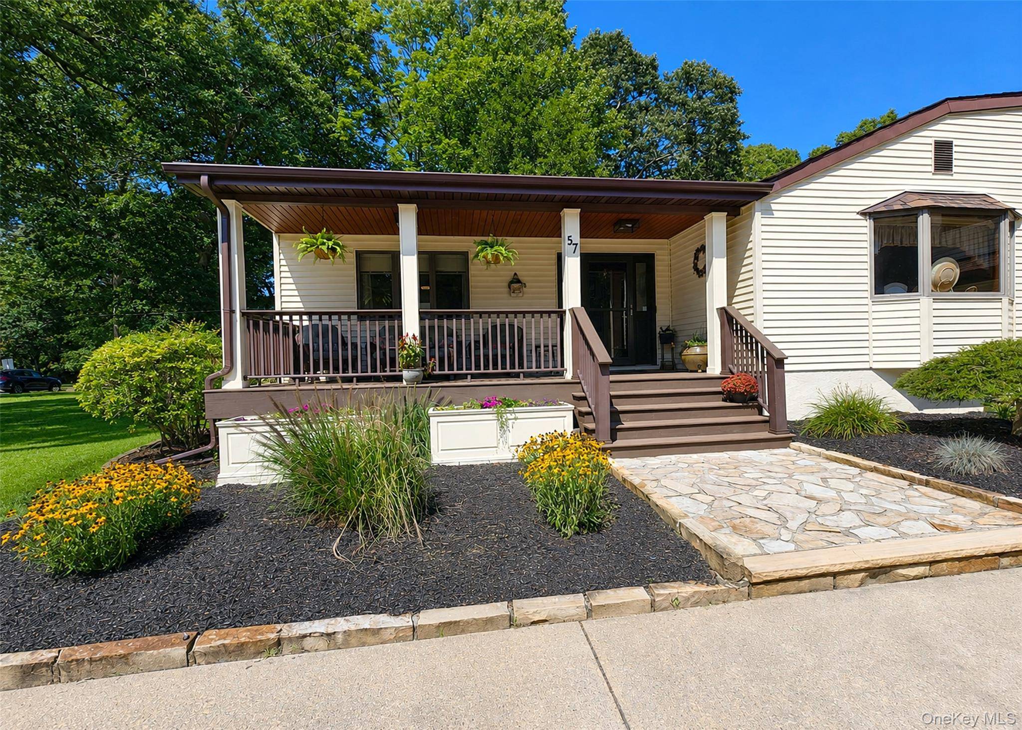 57 Wellington RD, Middle Island, NY 11953