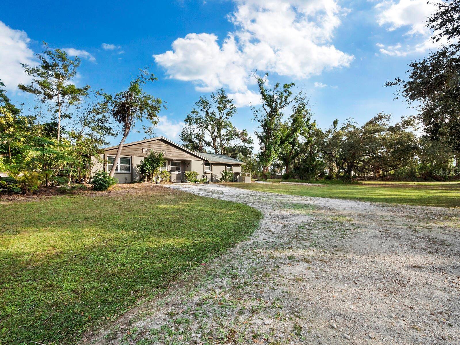5645 CHURCHILL DOWNS RD, Sarasota, FL 34241