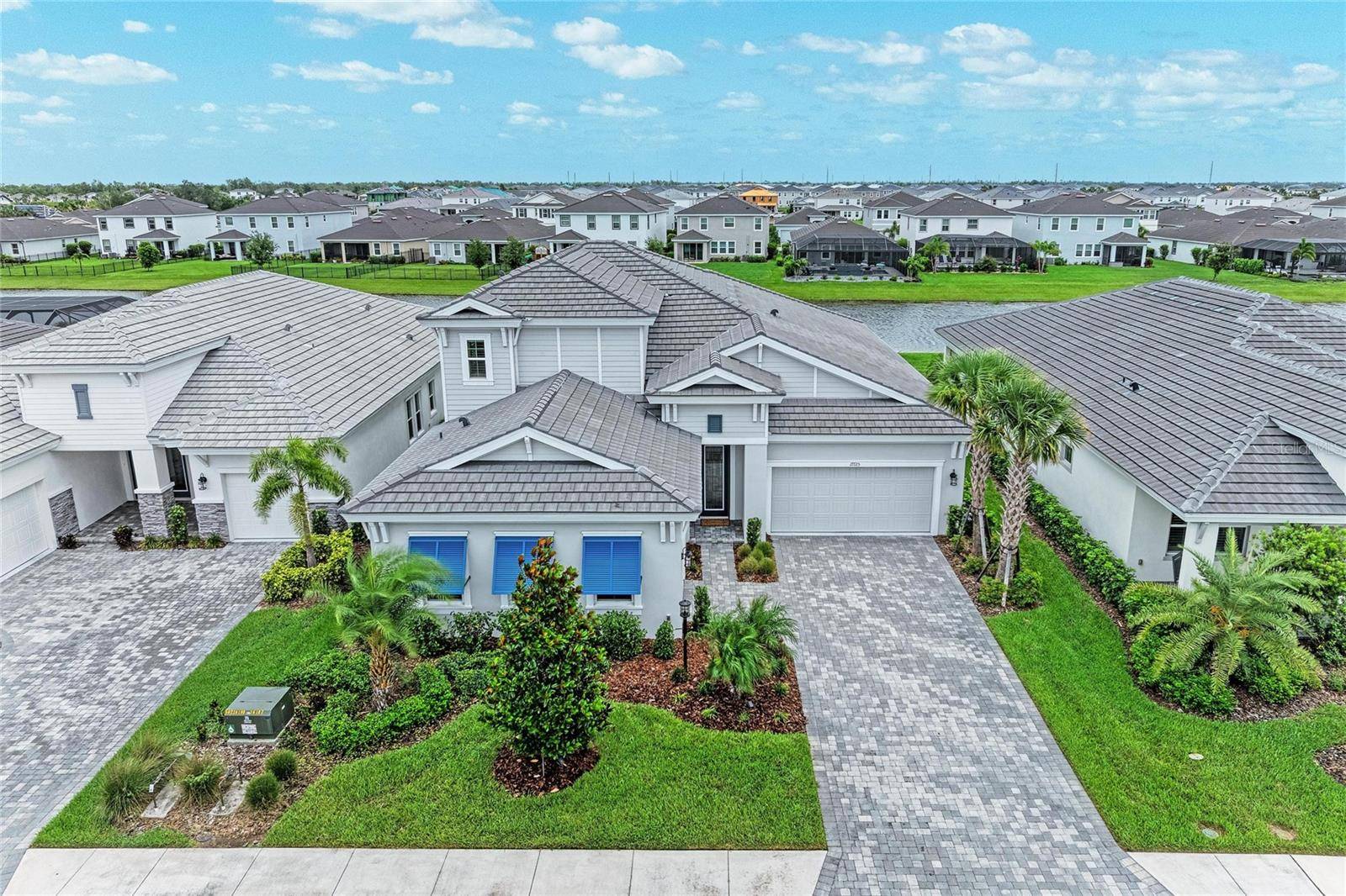 17725 ROOST PL, Lakewood Ranch, FL 34211