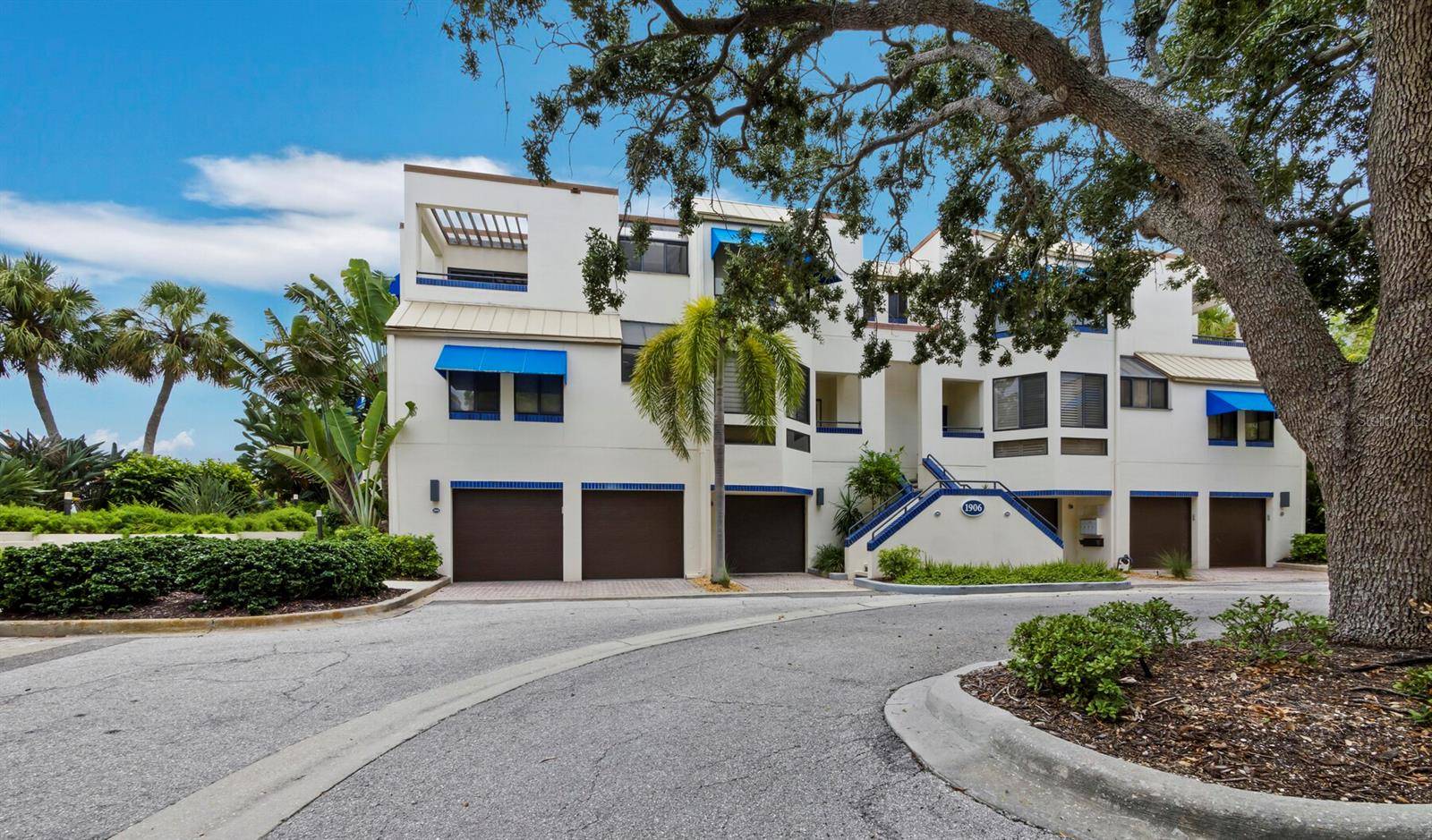 1906 HARBOURSIDE DR #304, Longboat Key, FL 34228