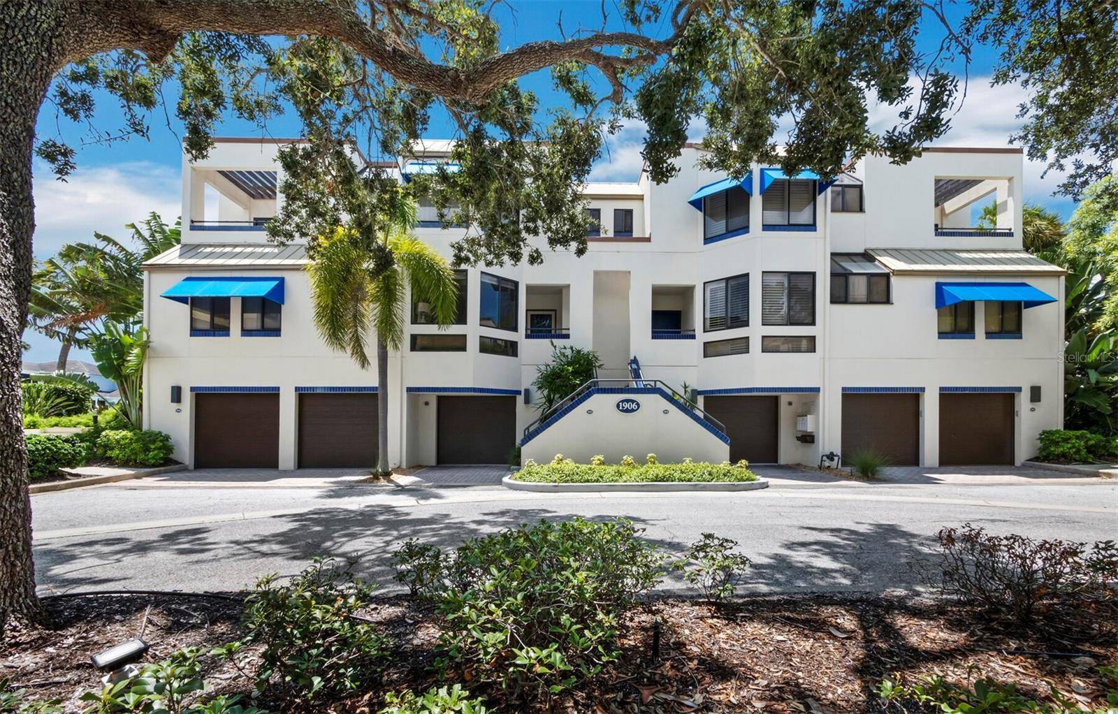 1906 HARBOURSIDE DR #303, Longboat Key, FL 34228