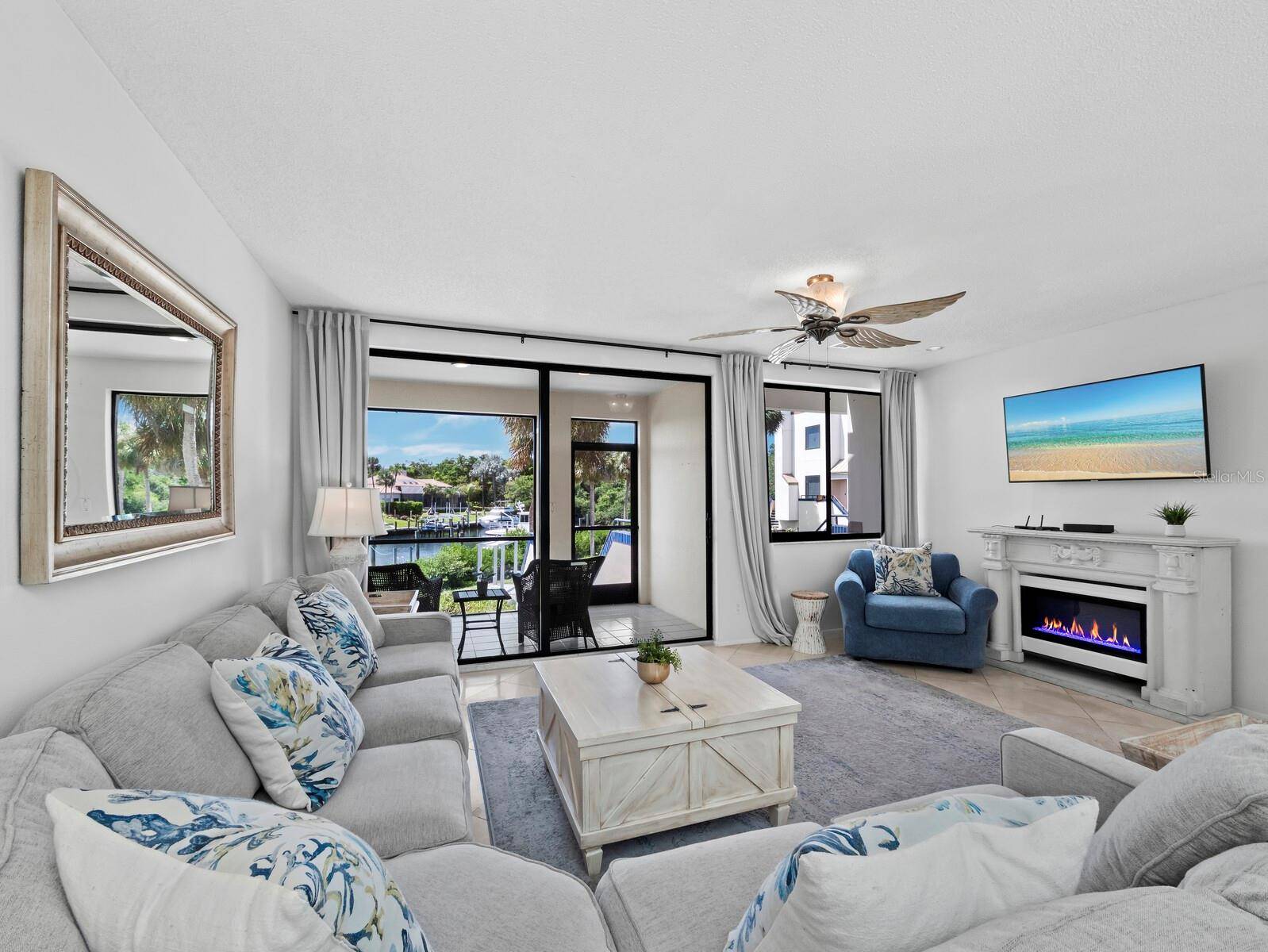 1906 HARBOURSIDE DR #303, Longboat Key, FL 34228