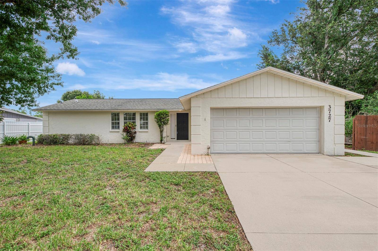 3727 PRADO DR, Sarasota, FL 34235