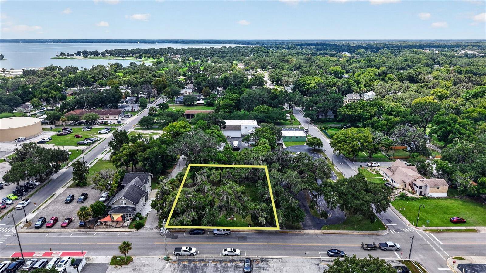 703 W MAGNOLIA ST, Leesburg, FL 34748