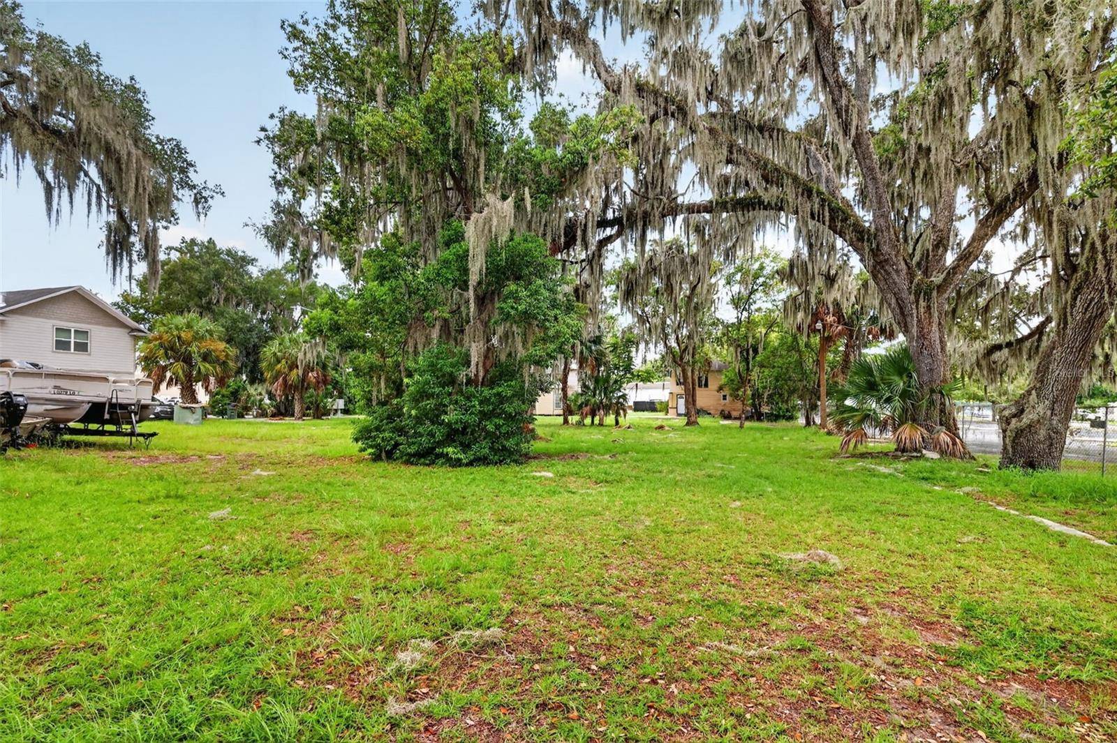 703 W MAGNOLIA ST, Leesburg, FL 34748