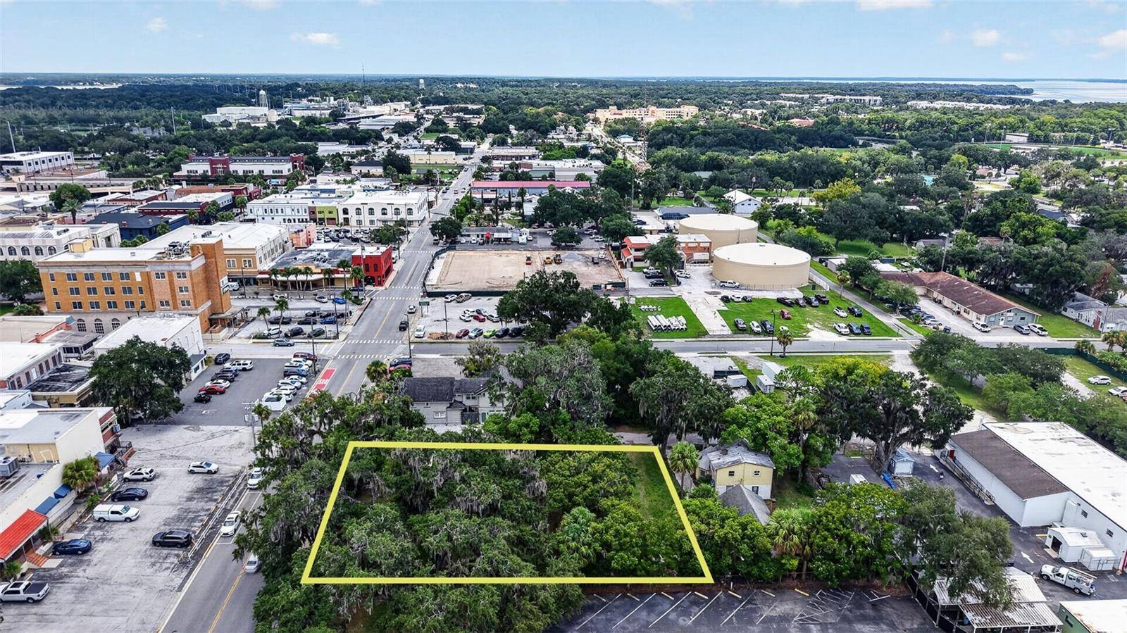 703 W MAGNOLIA ST, Leesburg, FL 34748