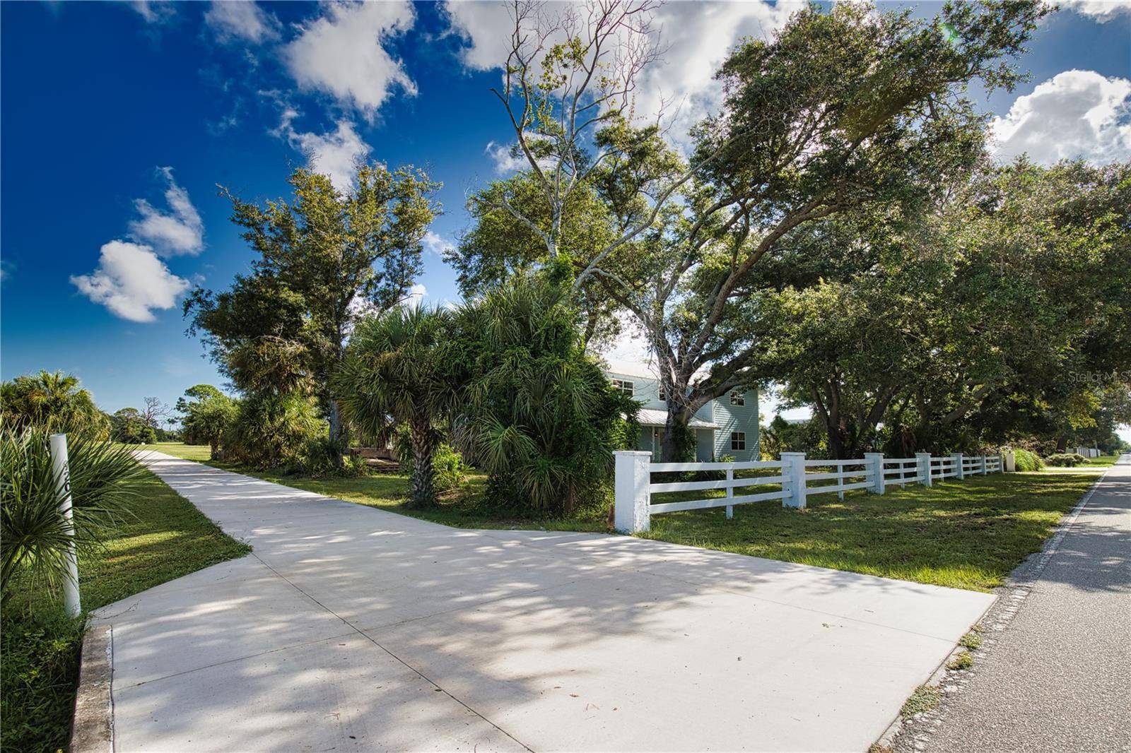 916 BAYSHORE DR, Englewood, FL 34223