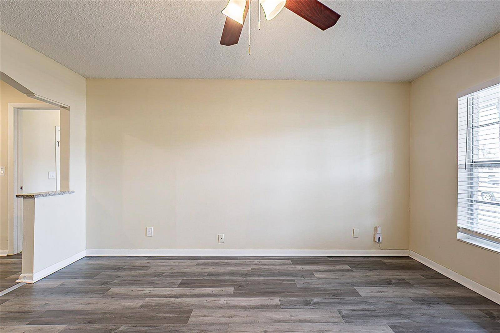 8528 GOLD RIDGE CIR, Tampa, FL 33619