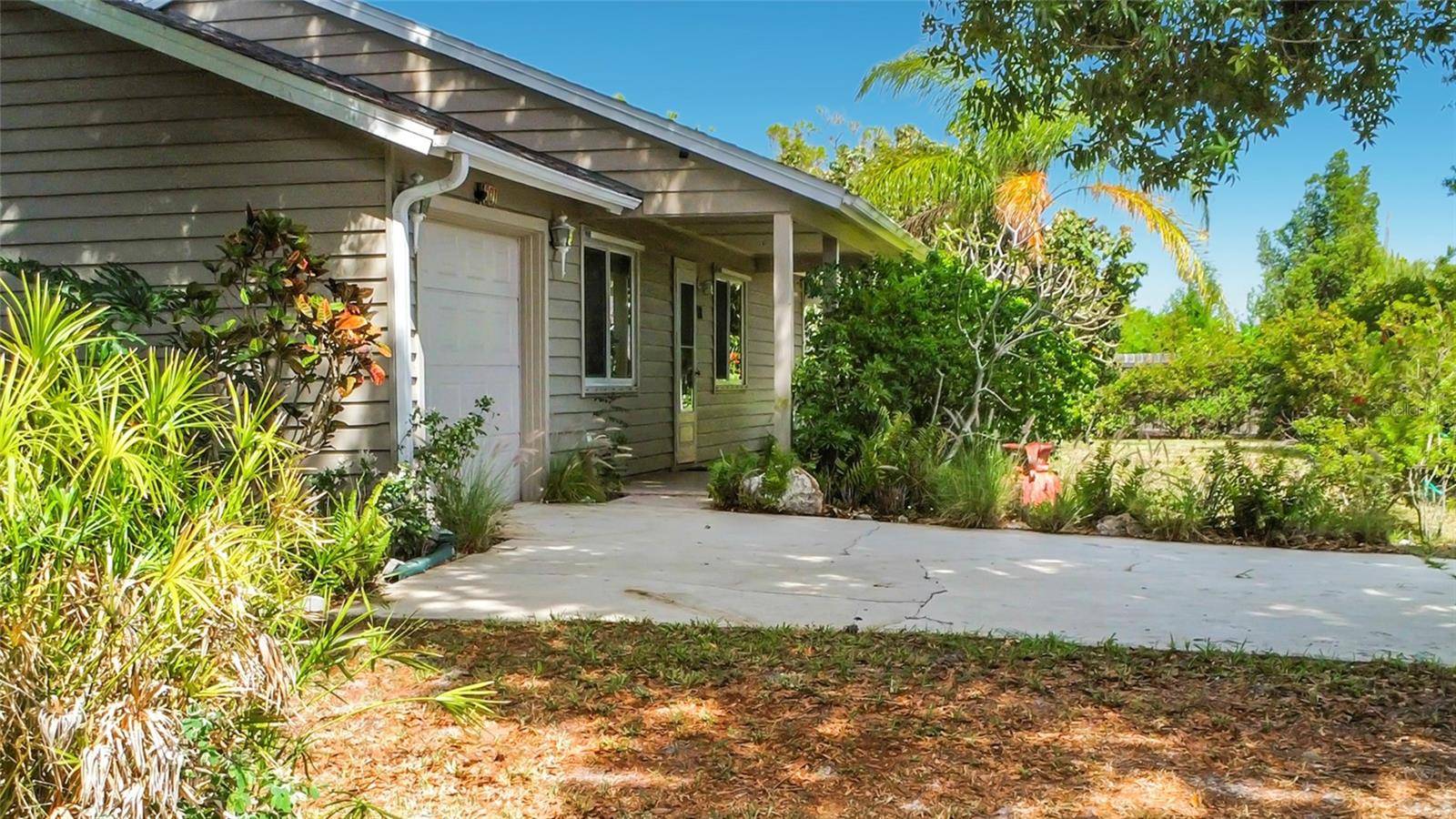 601 E SEMINOLE DR, Venice, FL 34293