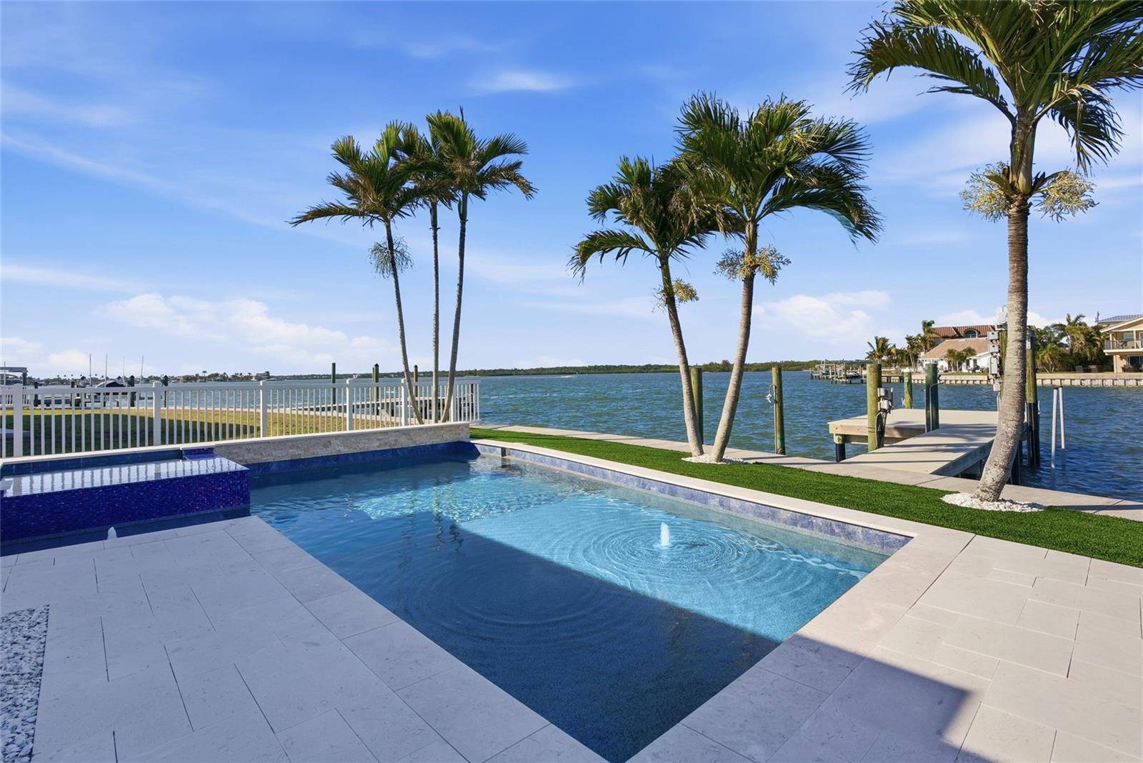 16113 5TH ST E, Redington Beach, FL 33708