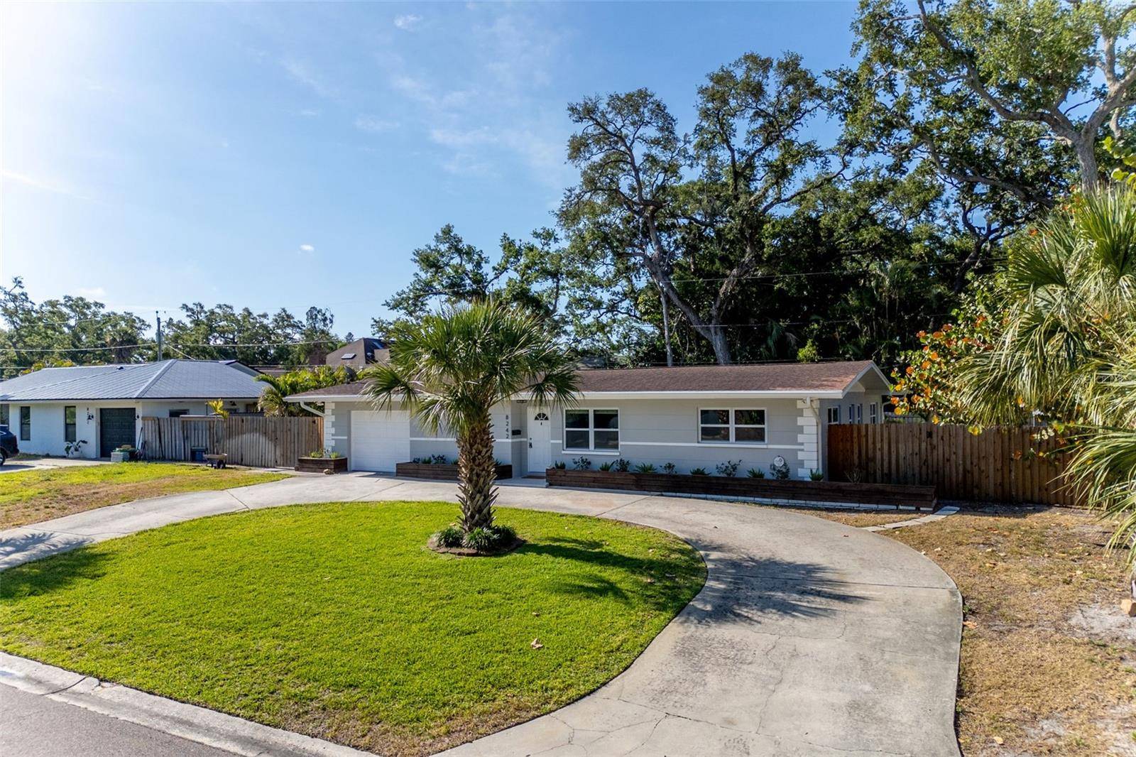 8242 31ST TER N, St Petersburg, FL 33710