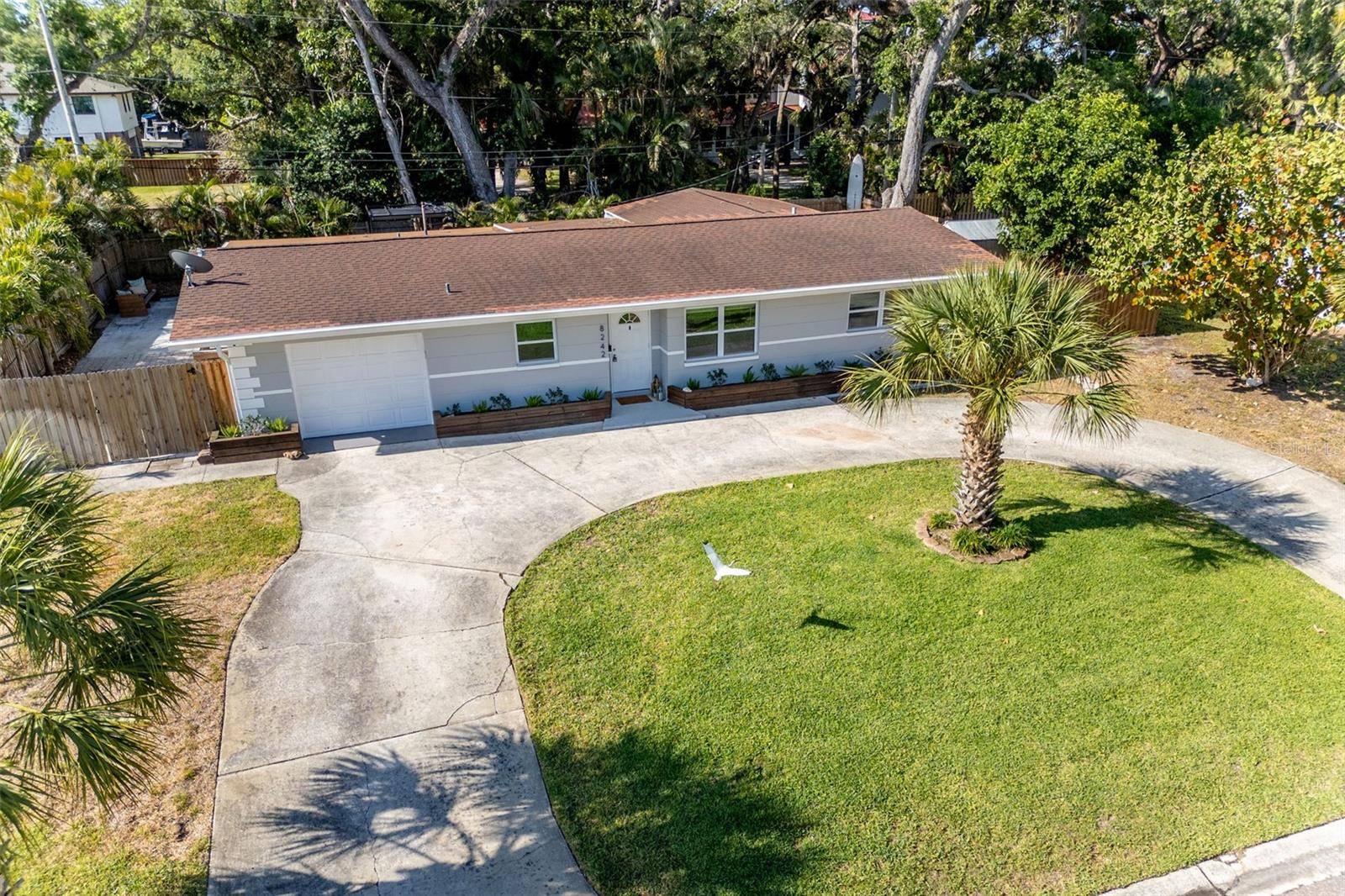 8242 31ST TER N, St Petersburg, FL 33710
